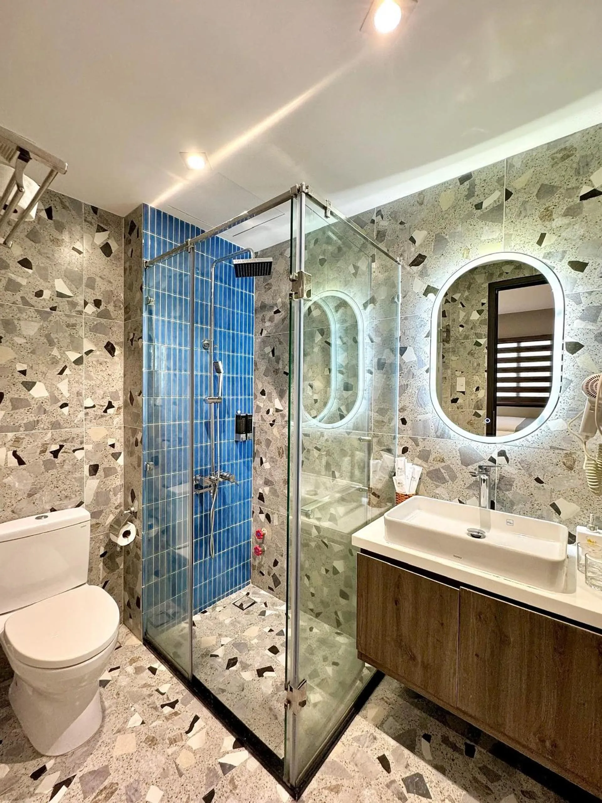 Shower in Hải Long Hotel 2