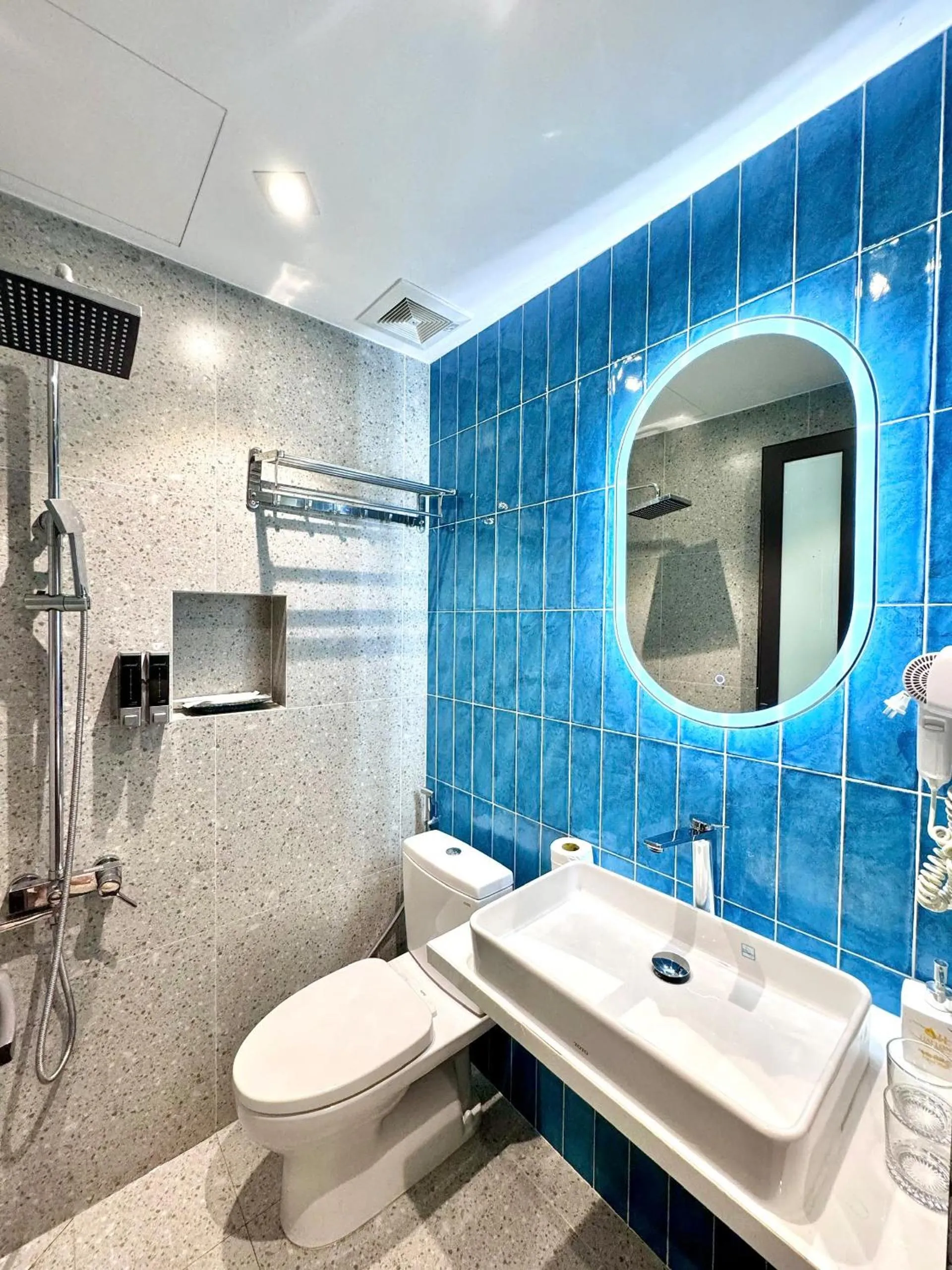 Shower in Hải Long Hotel 2