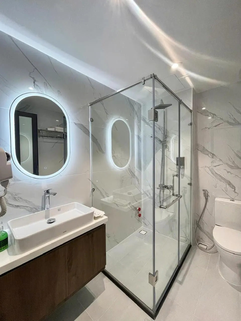 Shower in Hải Long Hotel 2