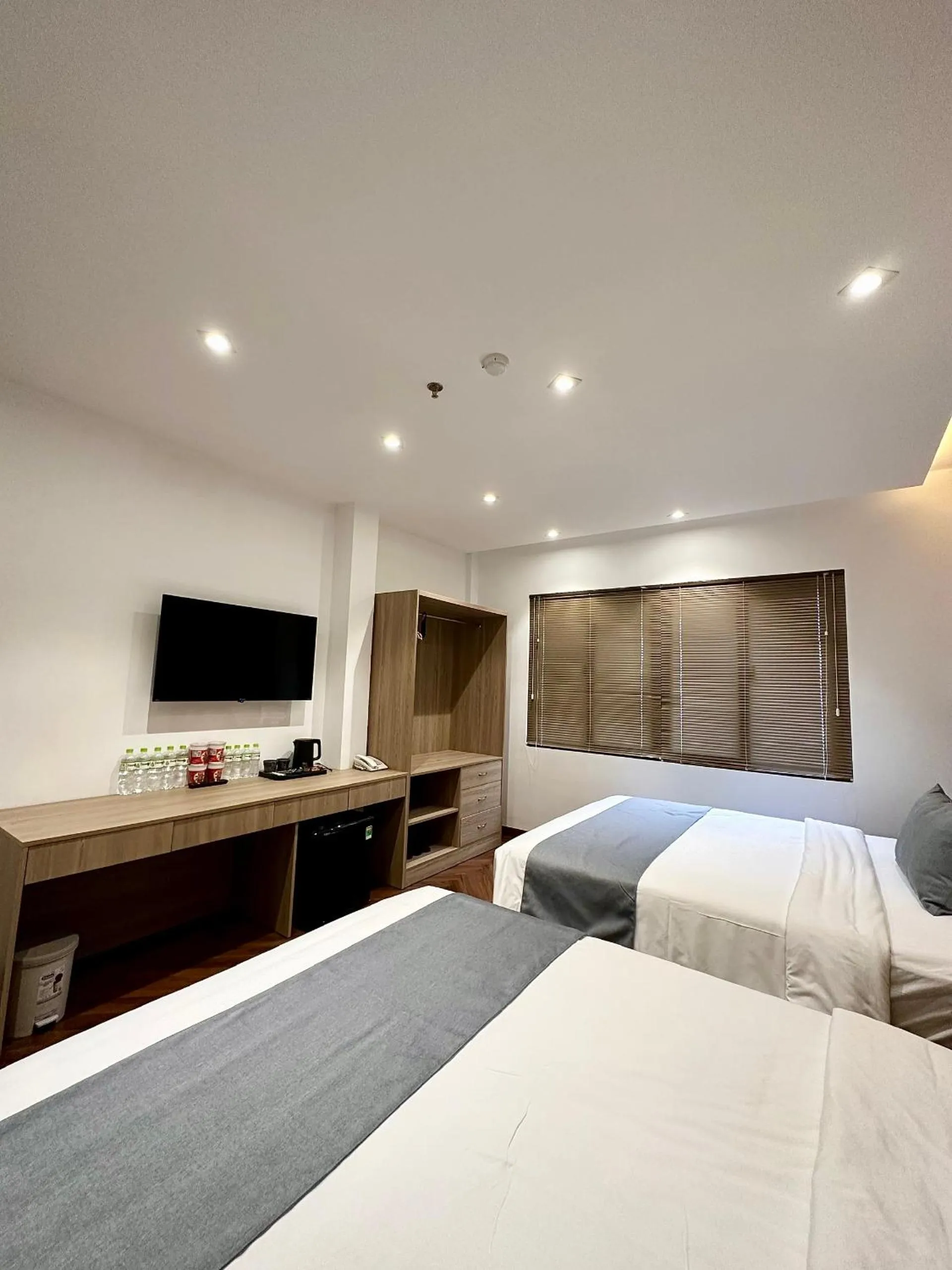 Communal lounge/ TV room, Bed in Hải Long Hotel 2