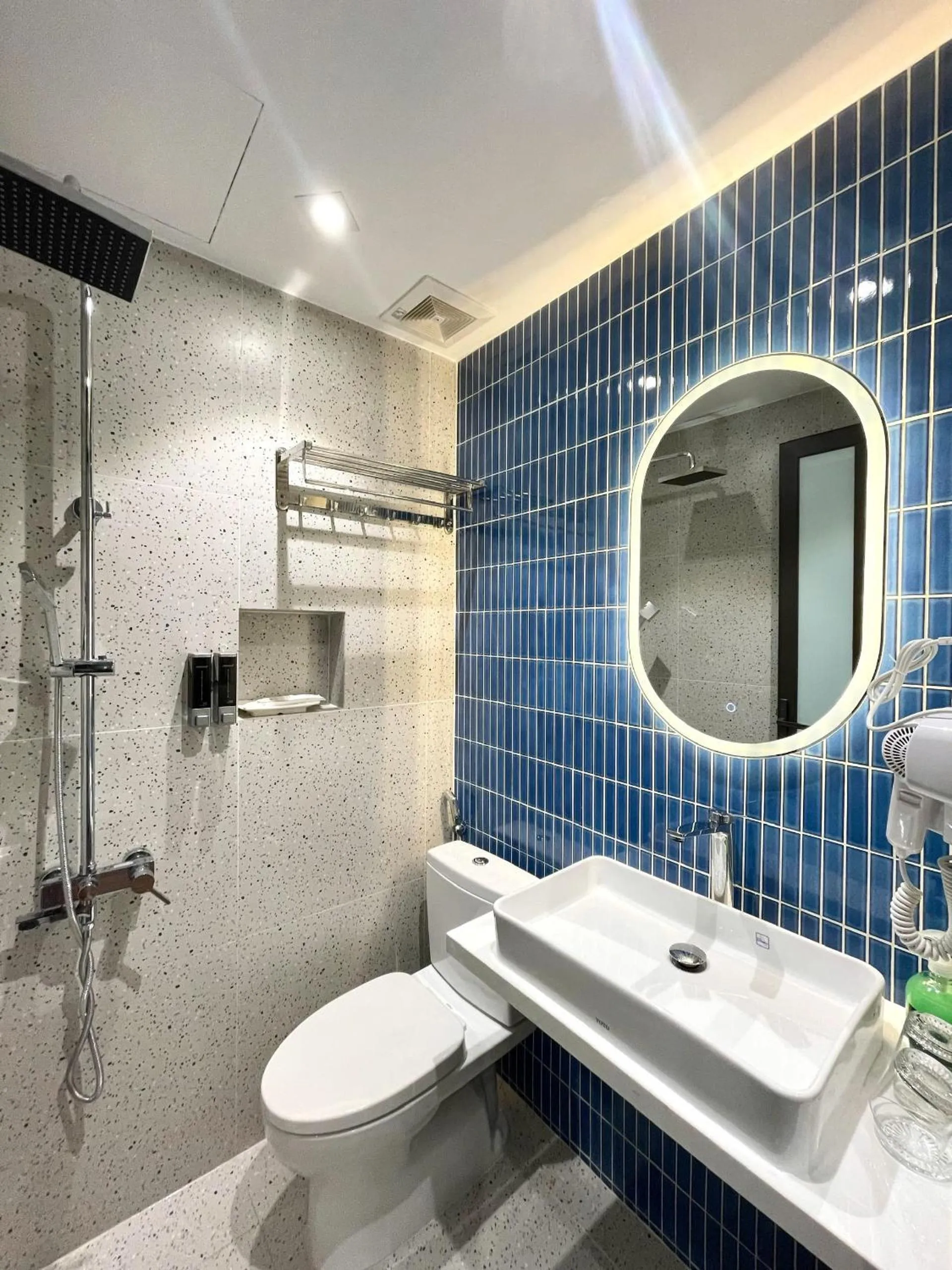 Shower in Hải Long Hotel 2