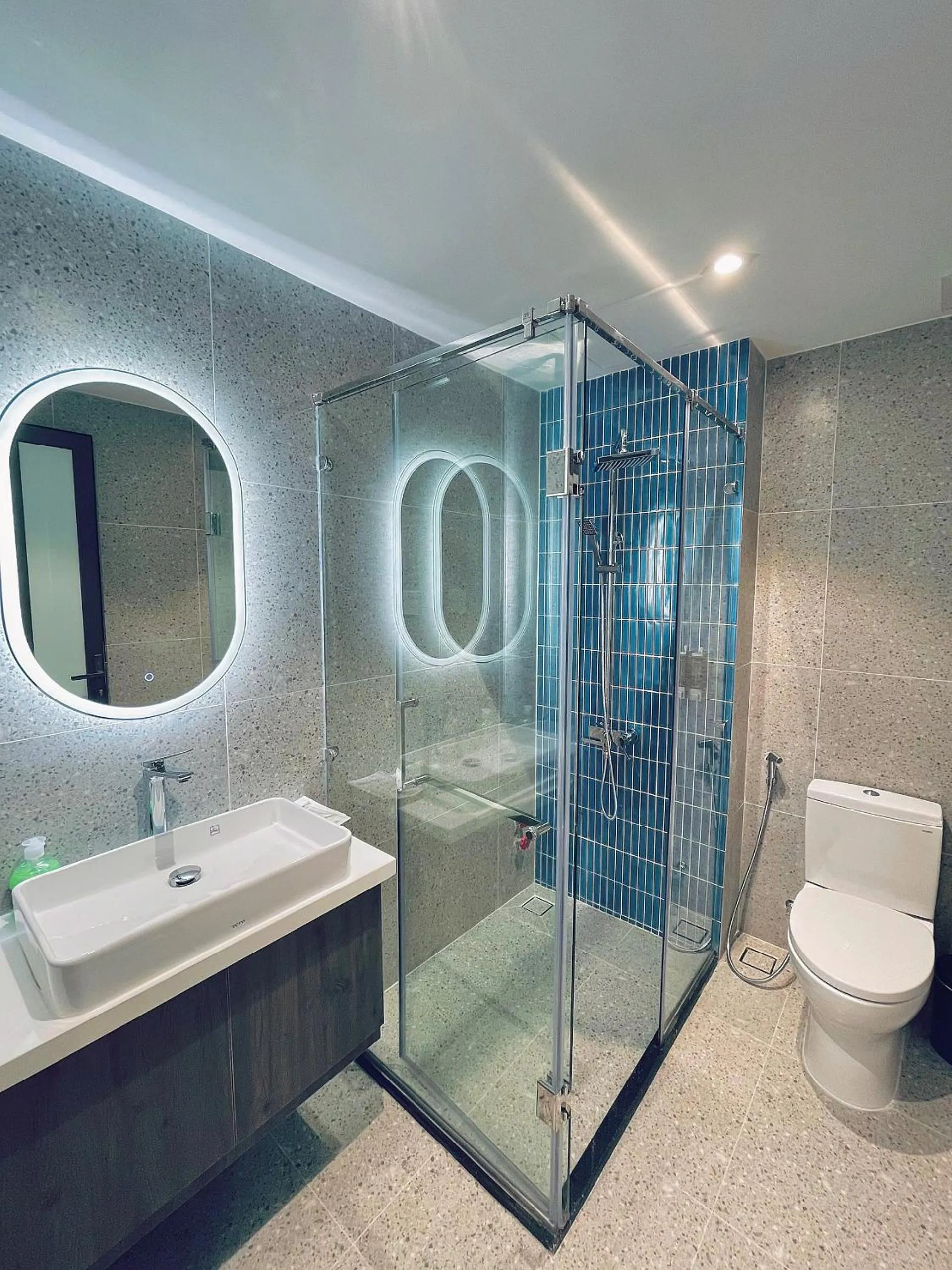 Shower in Hải Long Hotel 2