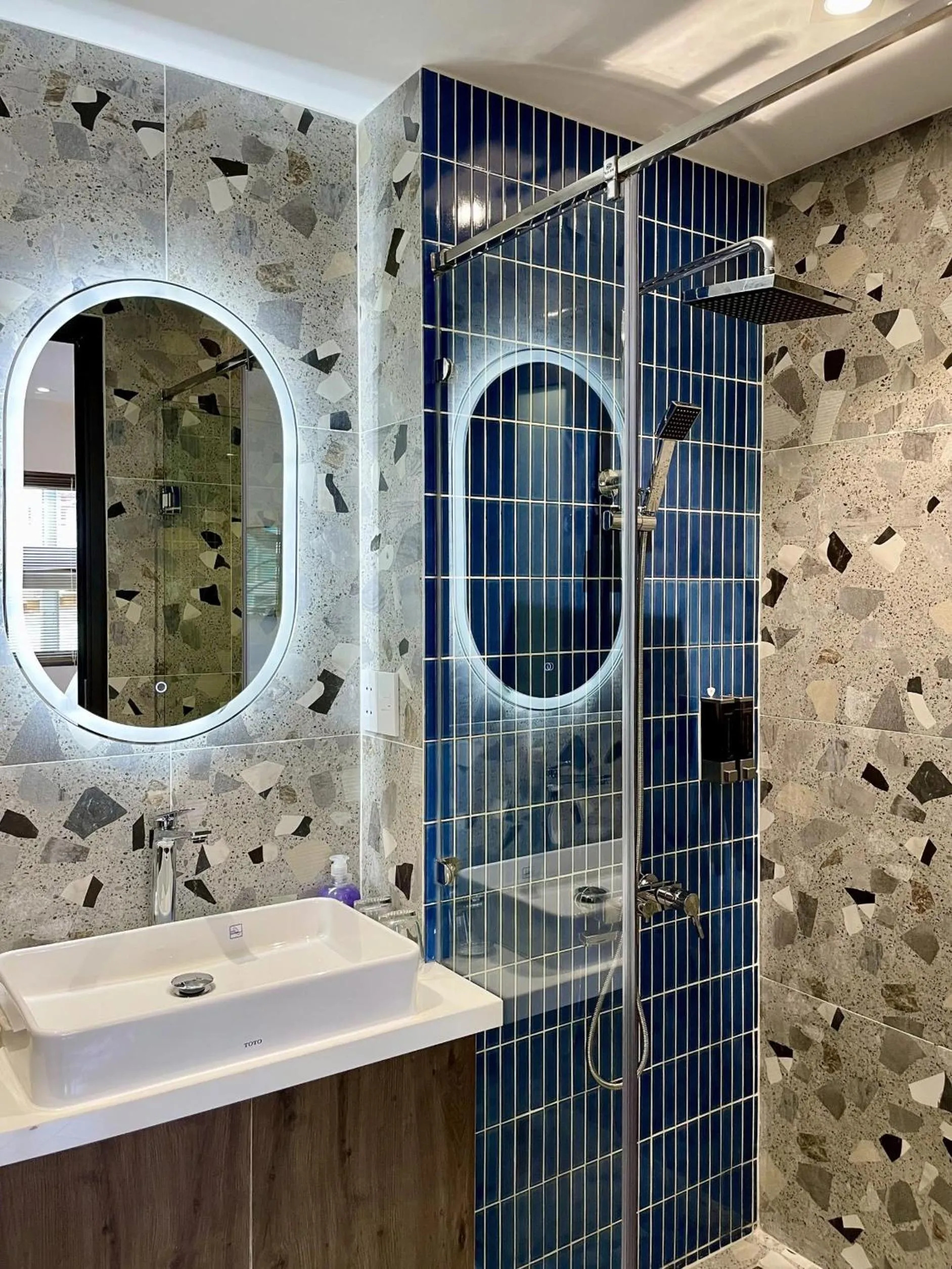 Shower in Hải Long Hotel 2