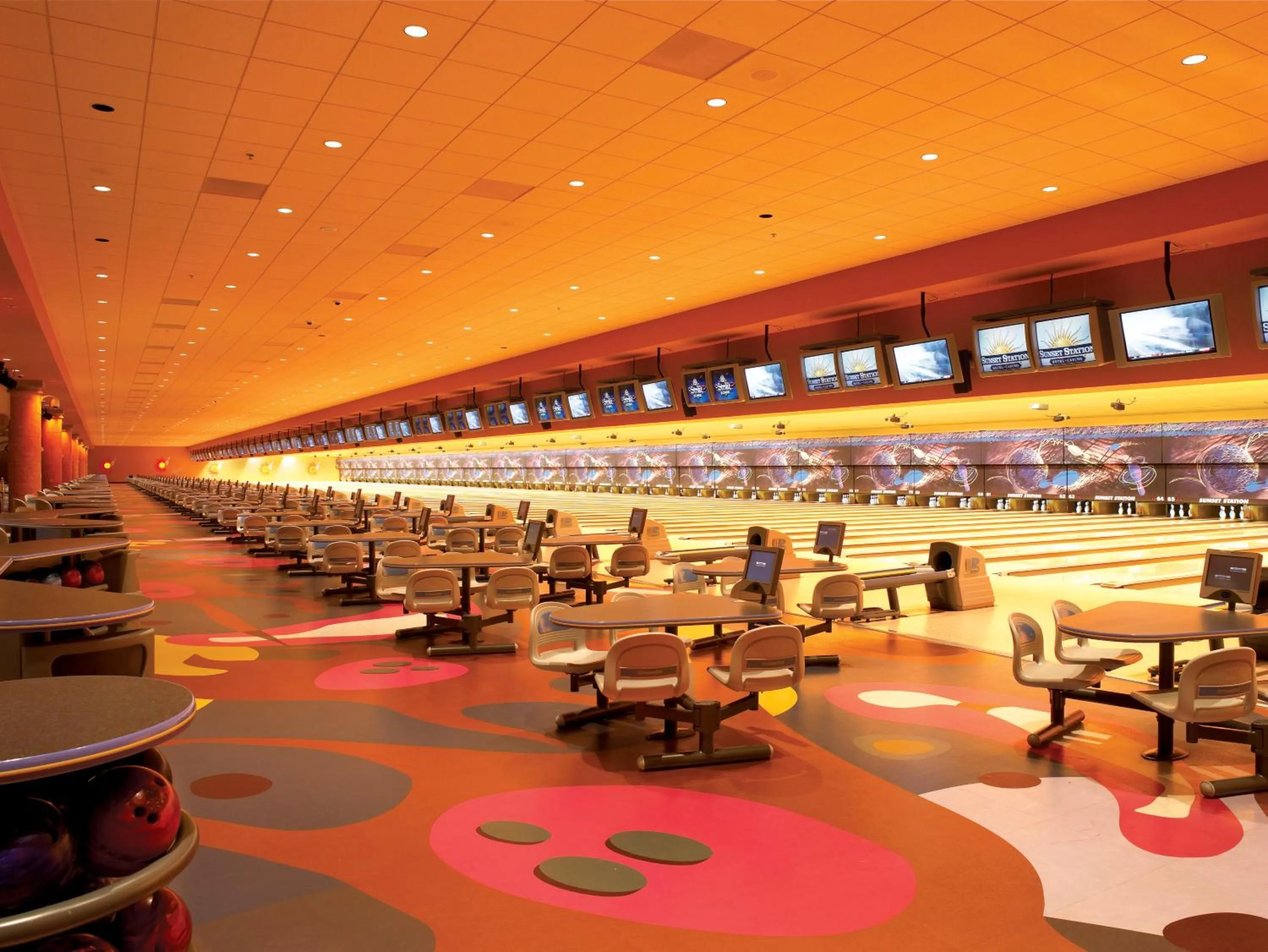 Bowling in Sunset Station Hotel & Casino