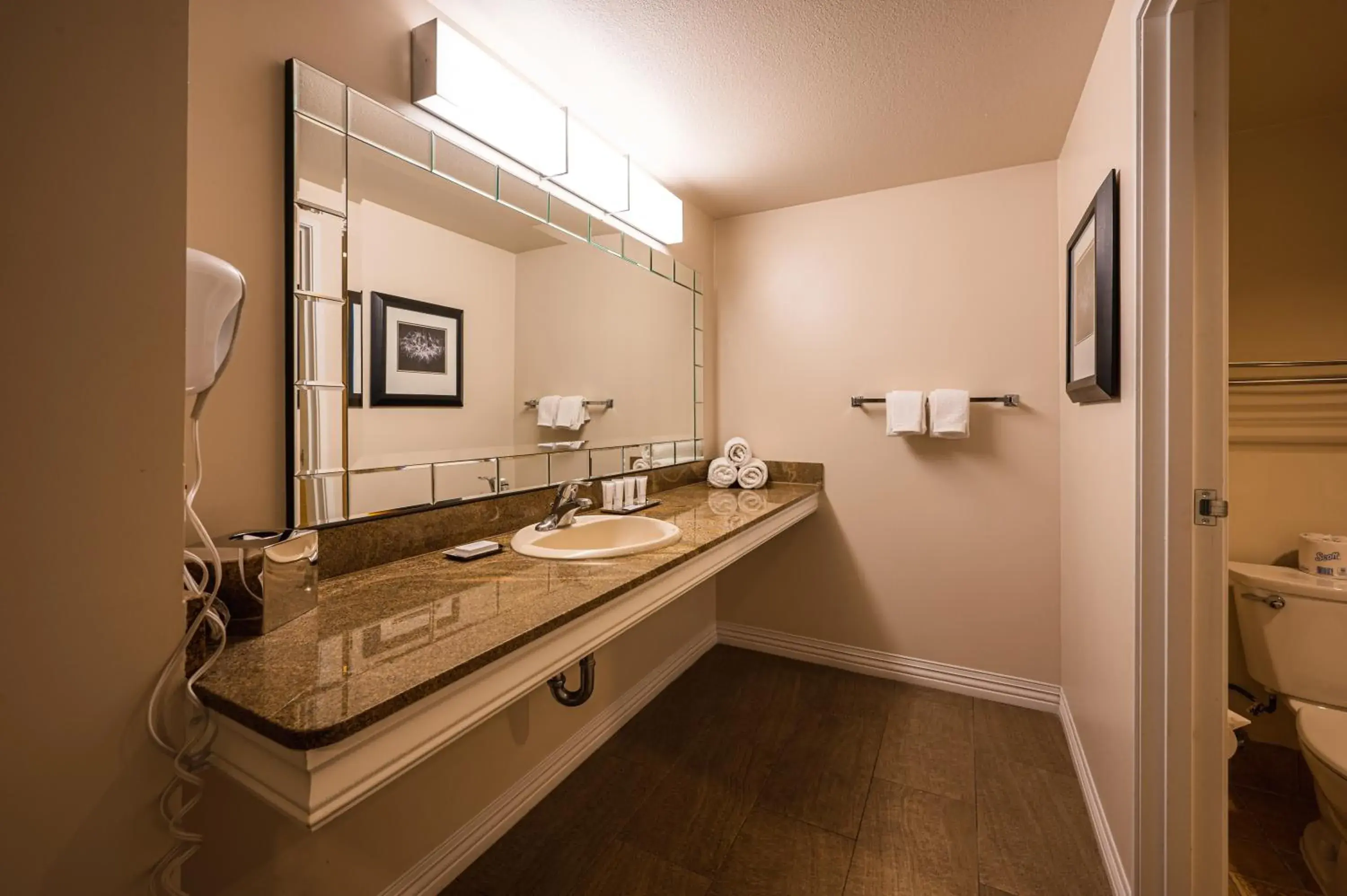 Executive Room, 1 King Bed, High Floor in Sunset Station Hotel & Casino Executive Room, 1 King Bed, High Floor in Sunset Station Hotel & Casino