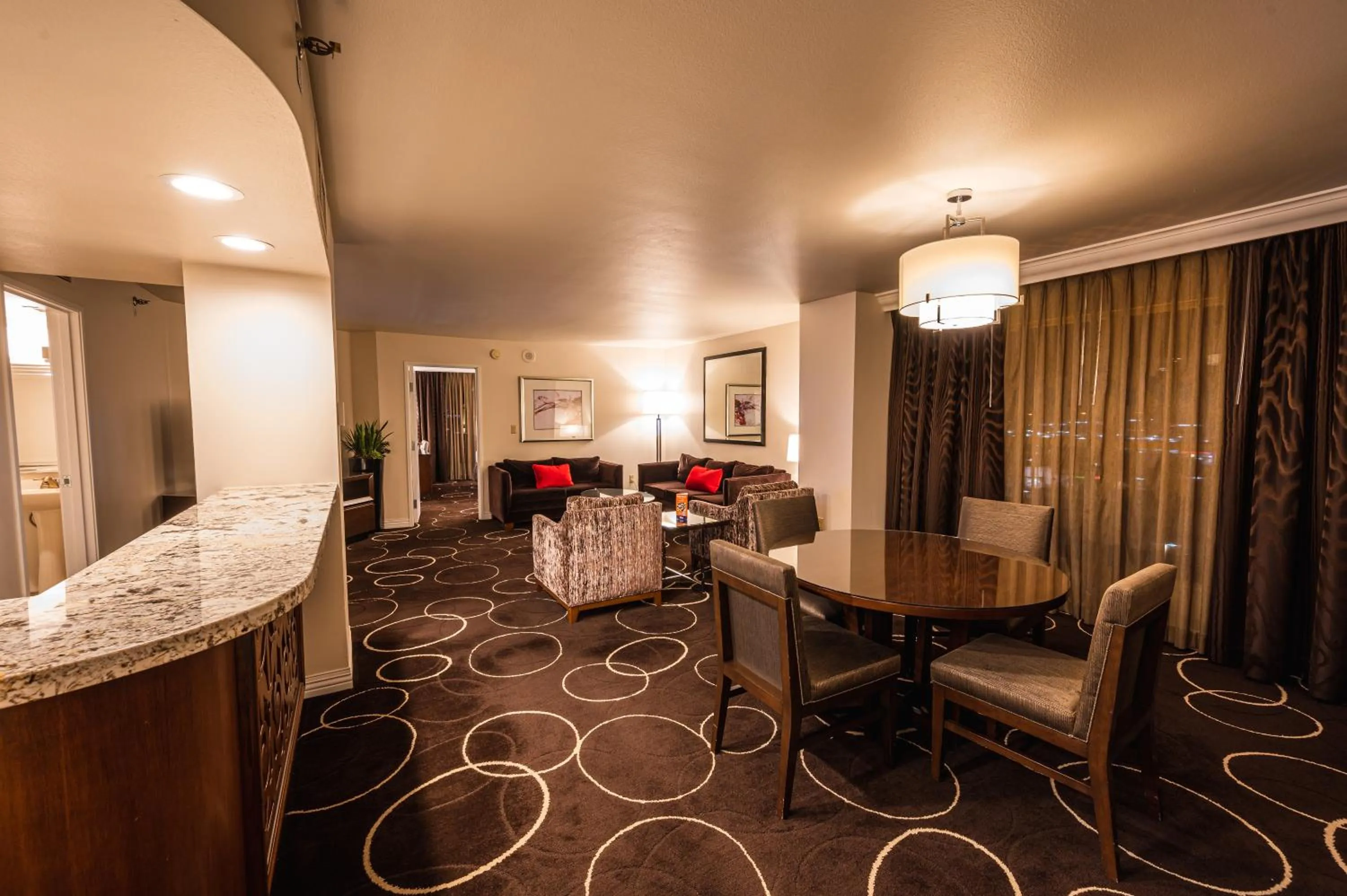 Living room in Sunset Station Hotel & Casino