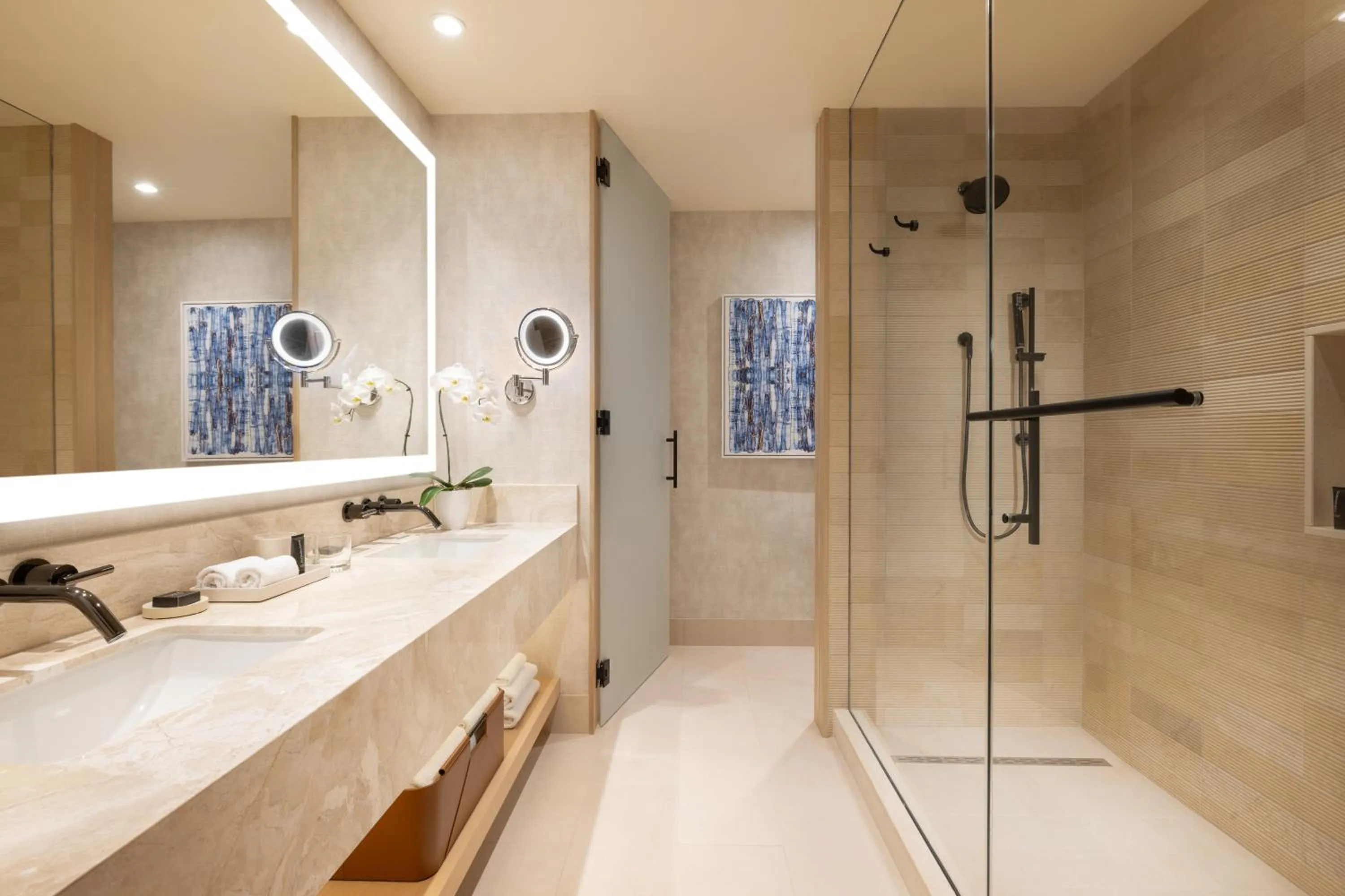 Shower in Durango Casino & Resort