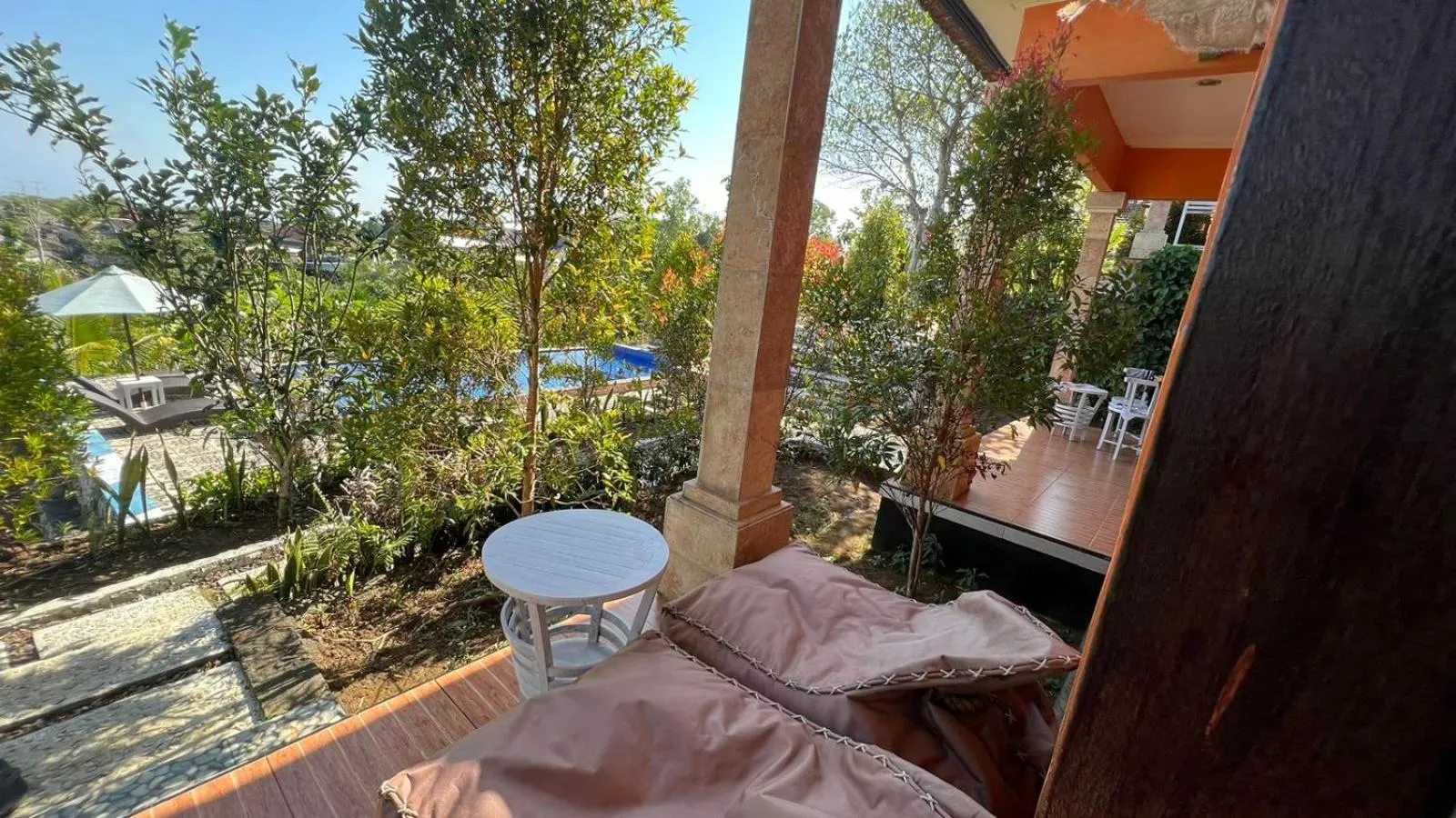 Spring in La Village Hill View