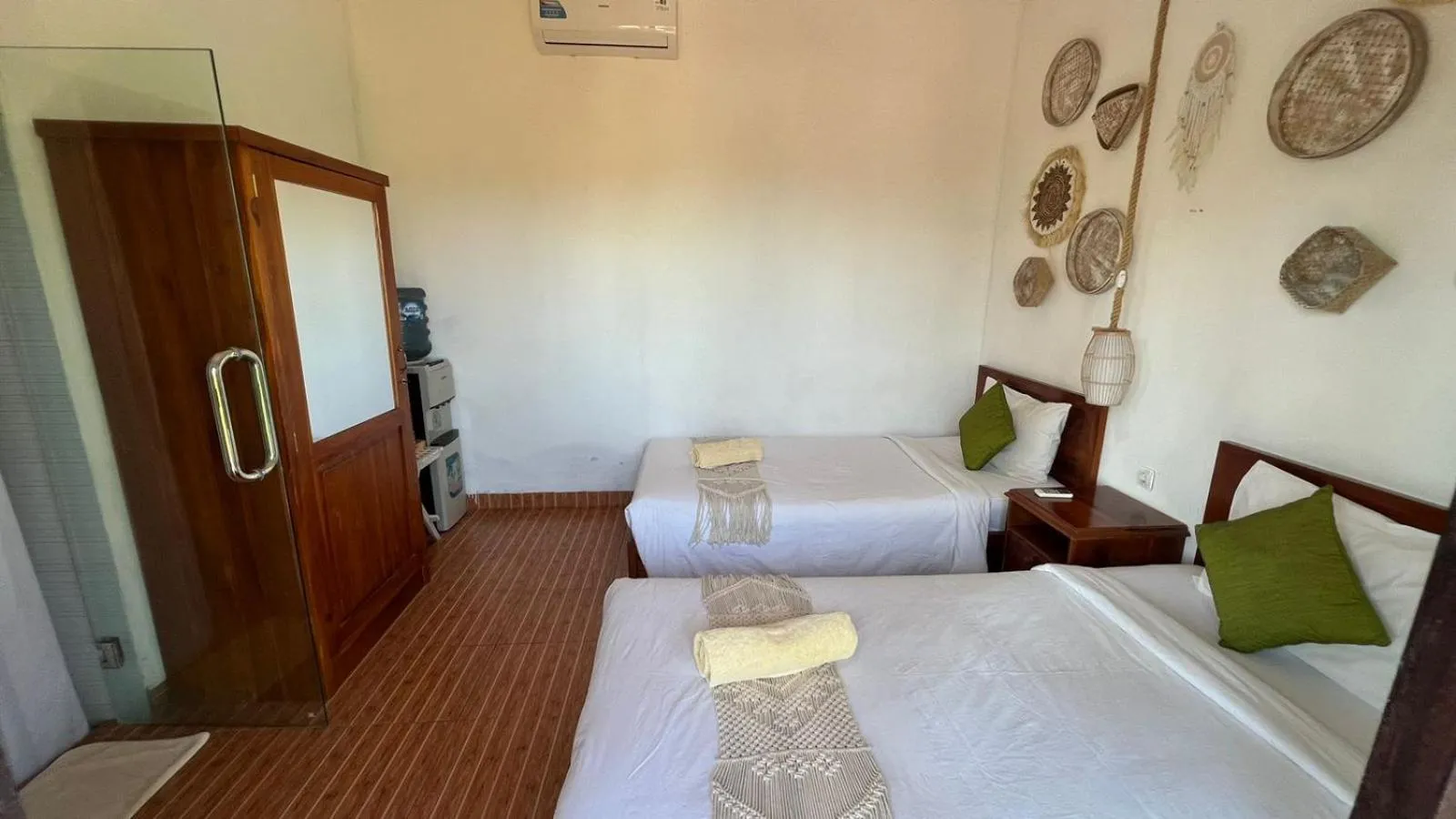 Property building, Bed in La Village Hill View