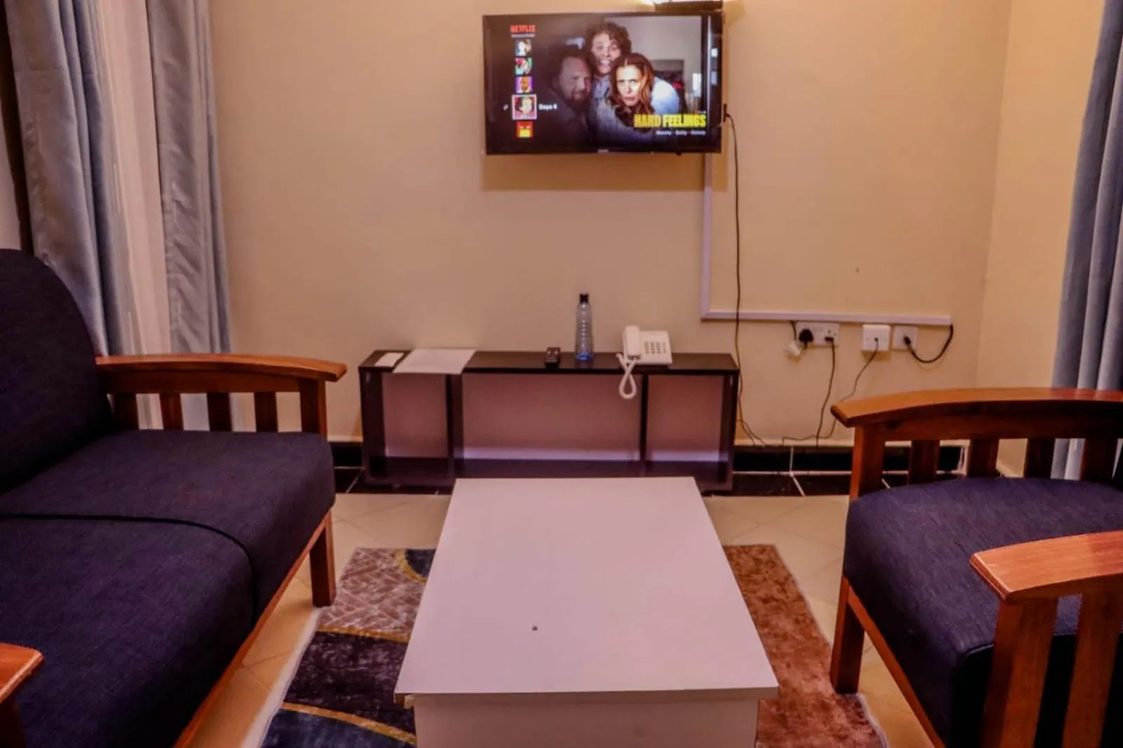 TV and multimedia in Dayo Suites and Hotel