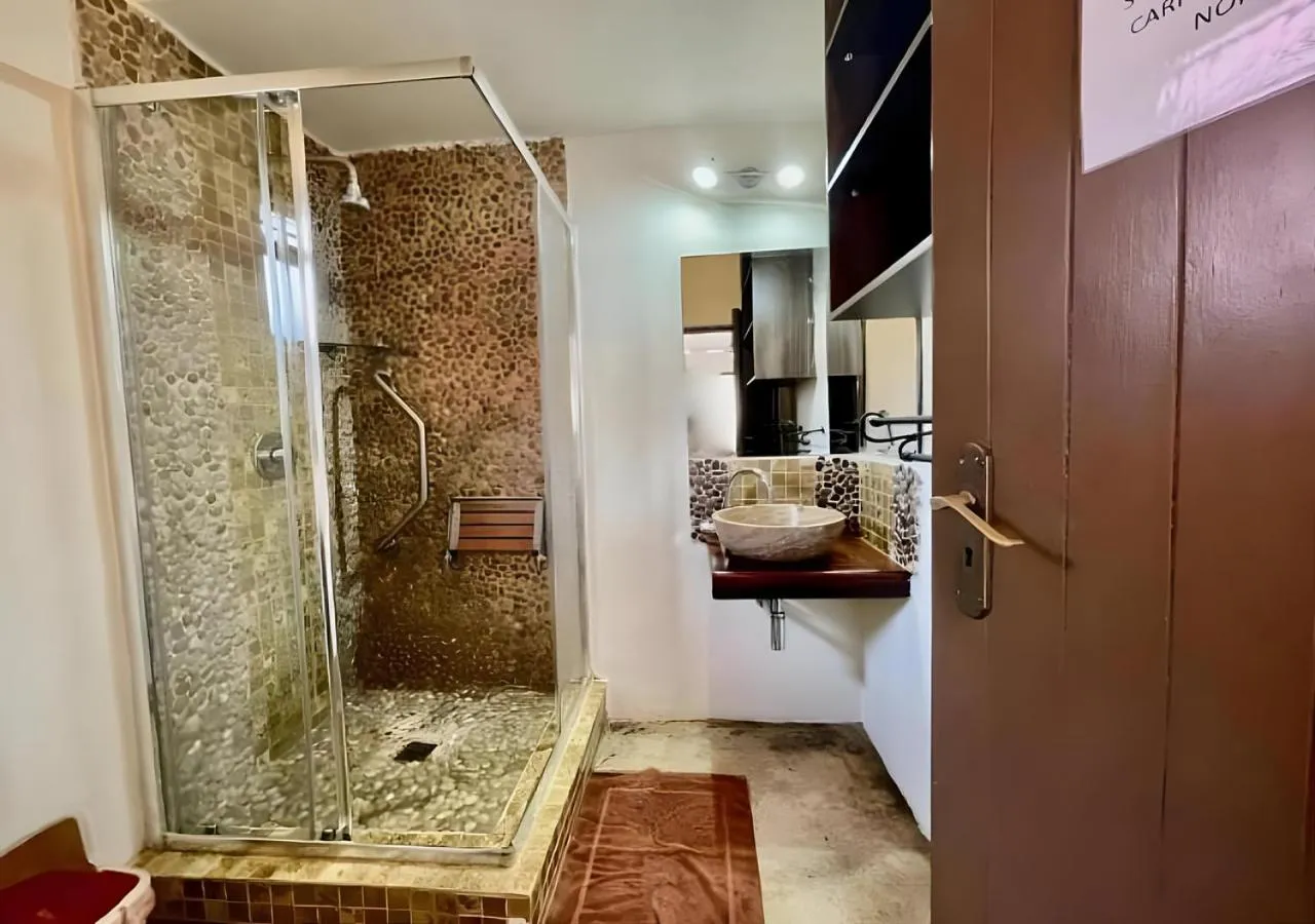 Shower in Durban inn