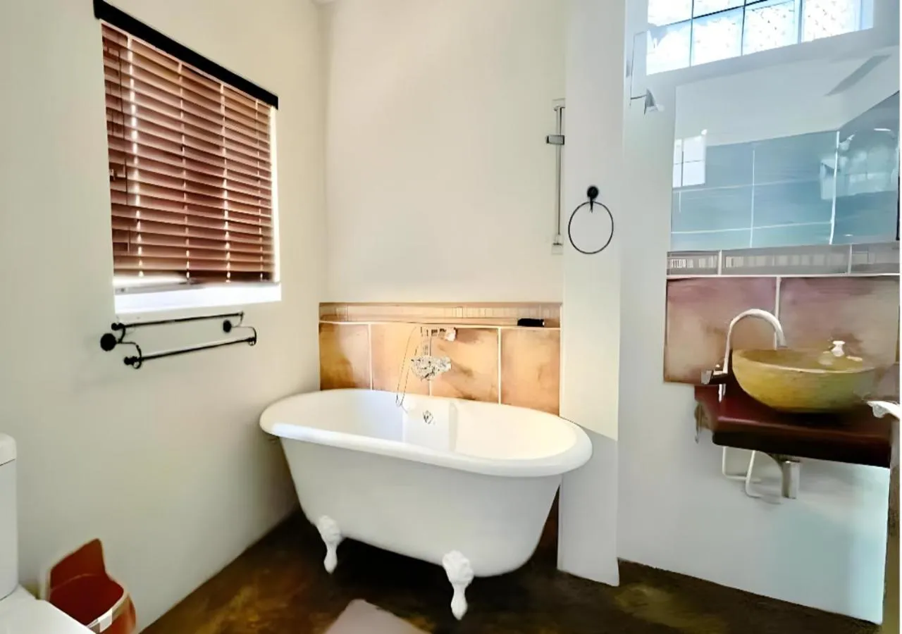 Bathroom in Durban inn