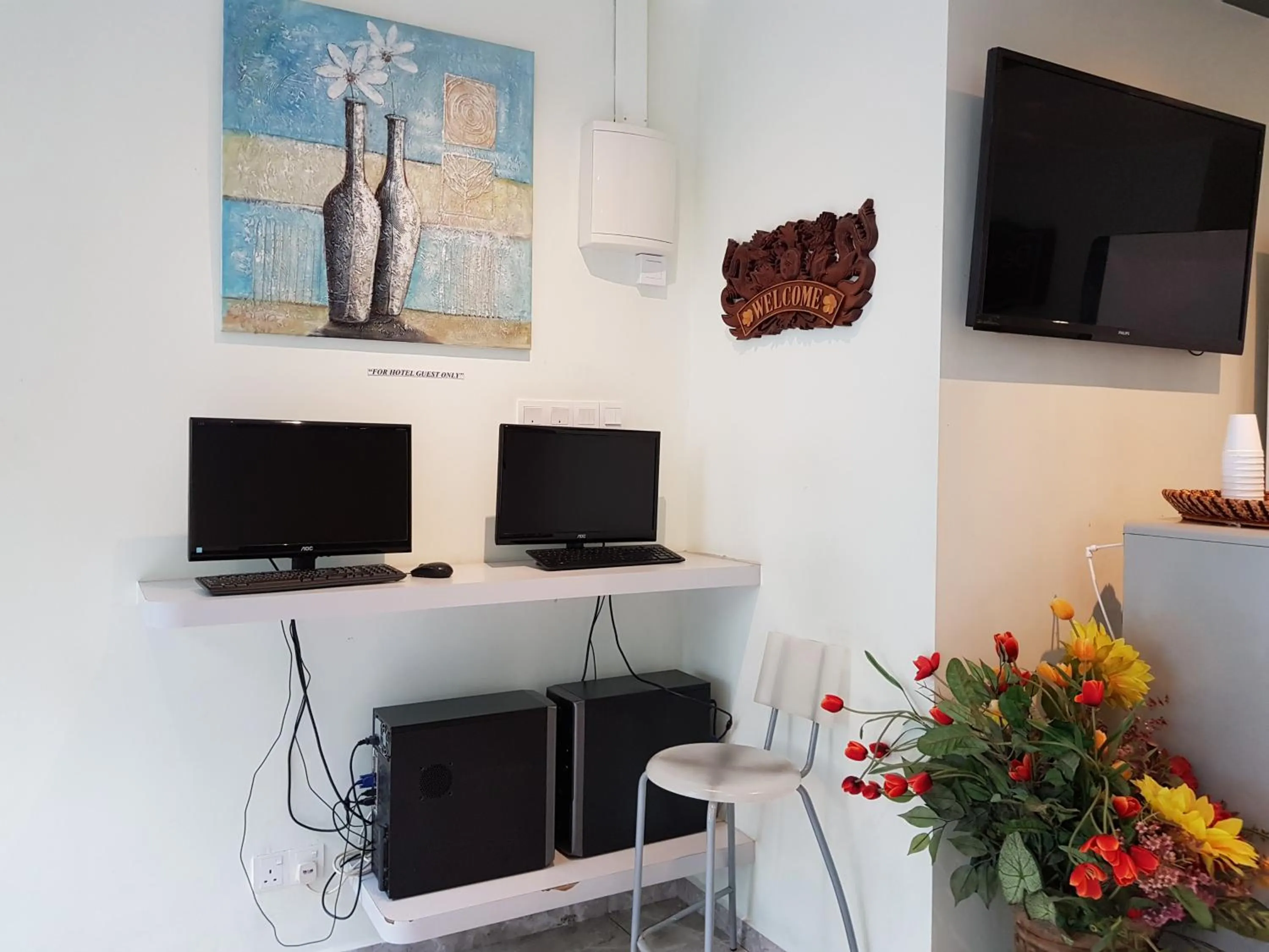 Evening entertainment in De UPTOWN Hotel @ SS2