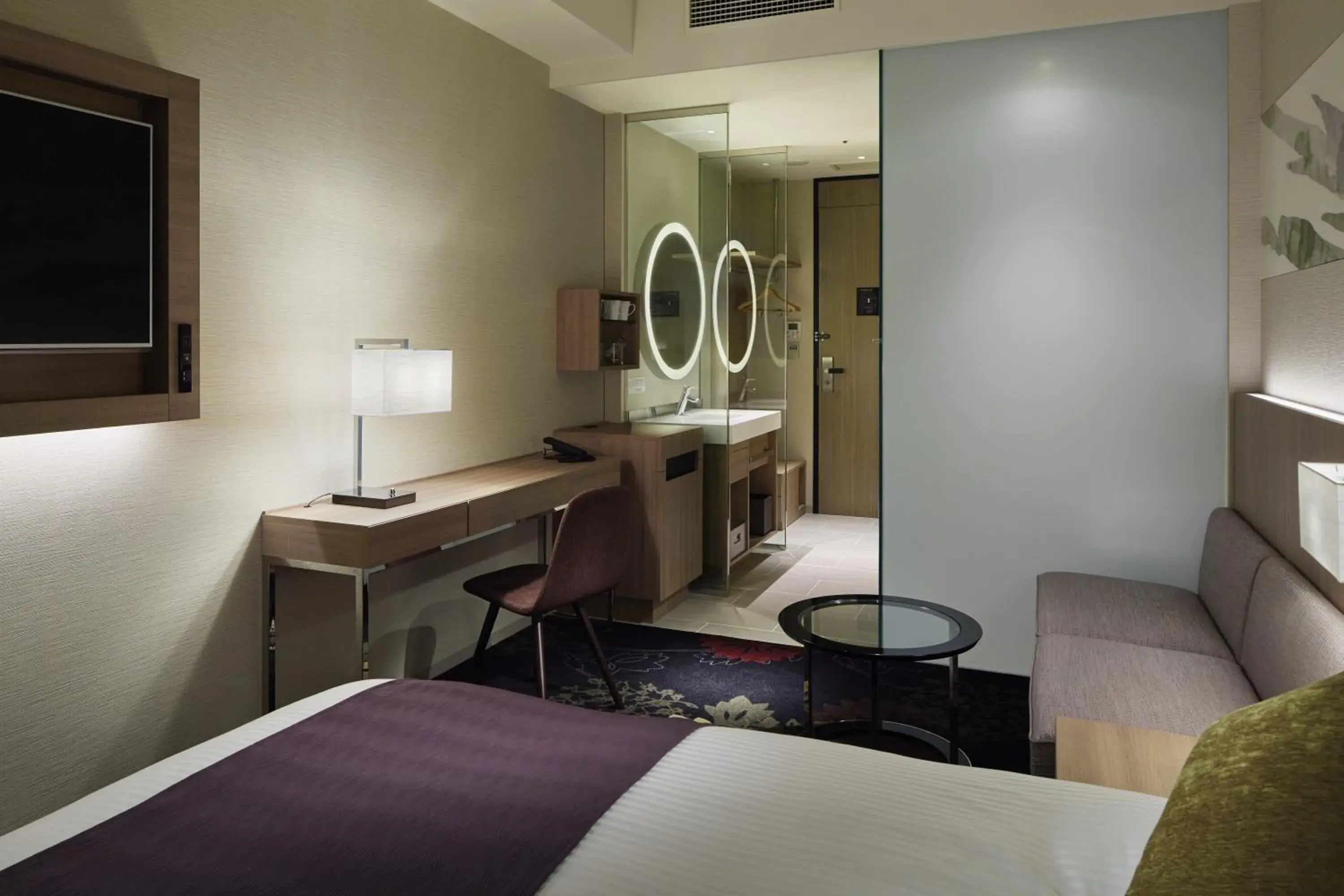 Standard Queen Room with Shower in Millennium Mitsui Garden Hotel Tokyo - Ginza Standard Queen Room with Shower in Millennium Mitsui Garden Hotel Tokyo - Ginza