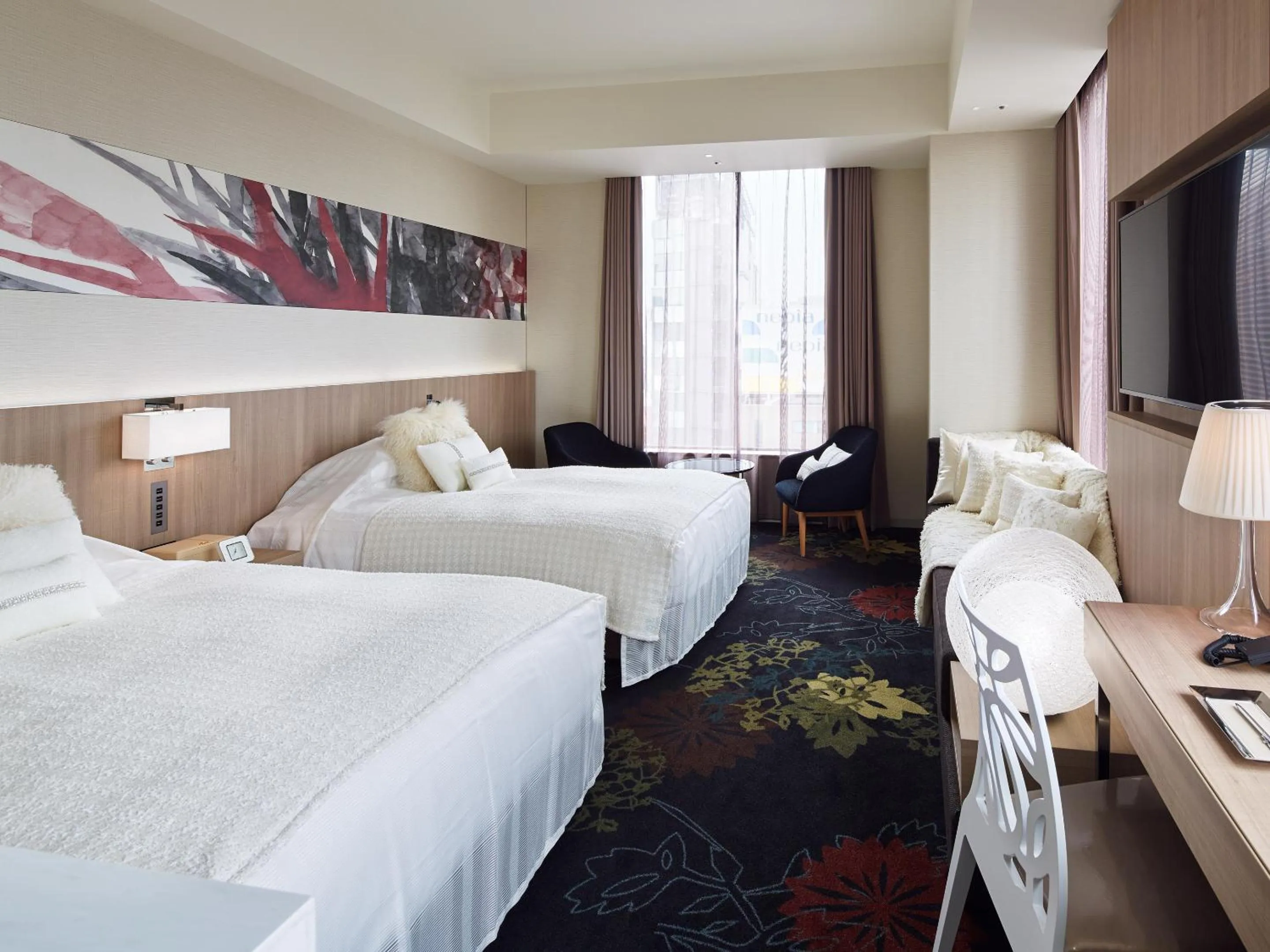 Photo of the whole room, Bed in Millennium Mitsui Garden Hotel Tokyo - Ginza