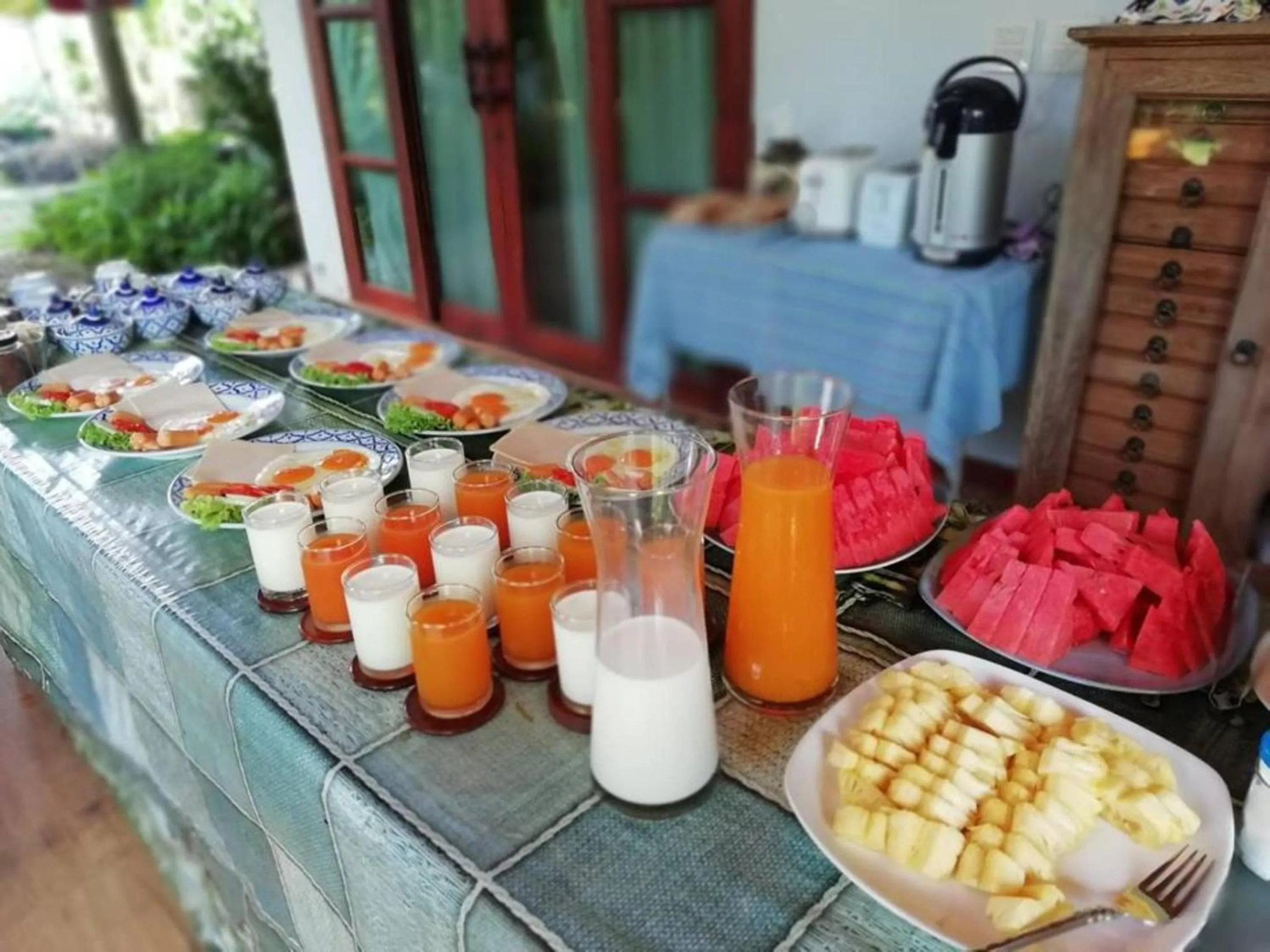 Food and drinks in Lanta Wanida Resort