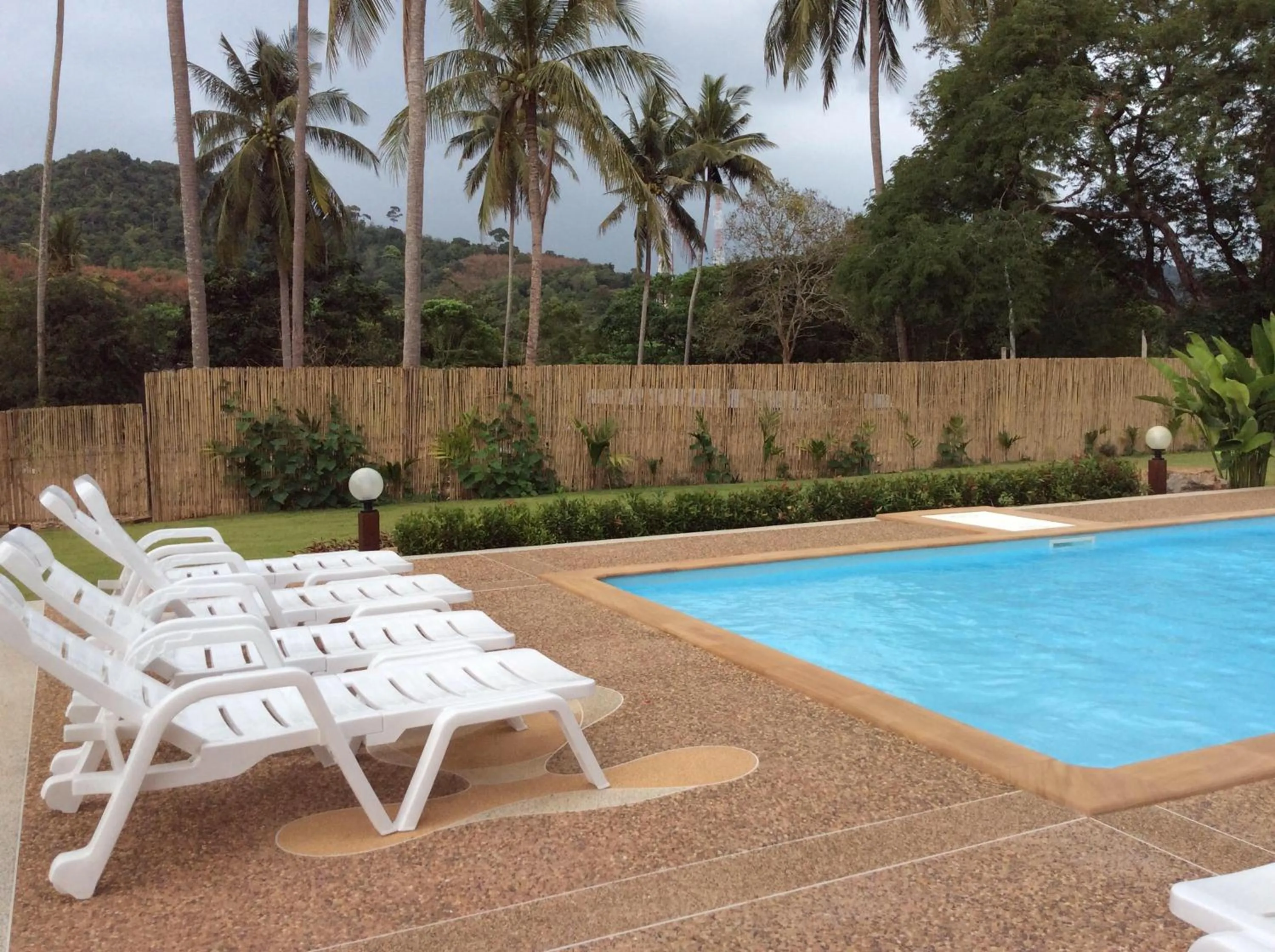 Swimming pool in Lanta Wanida Resort