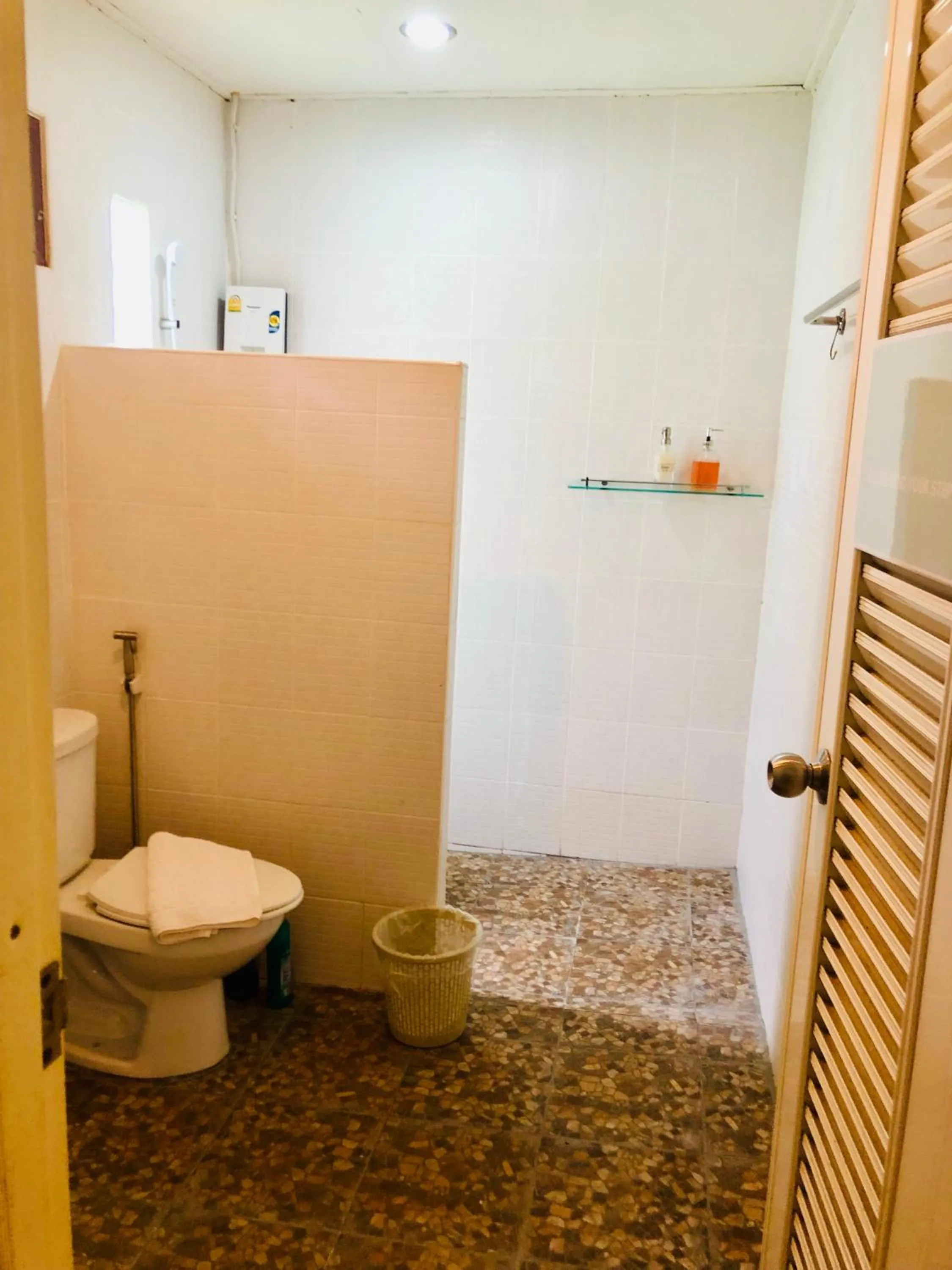 Bathroom in Lanta Wanida Resort