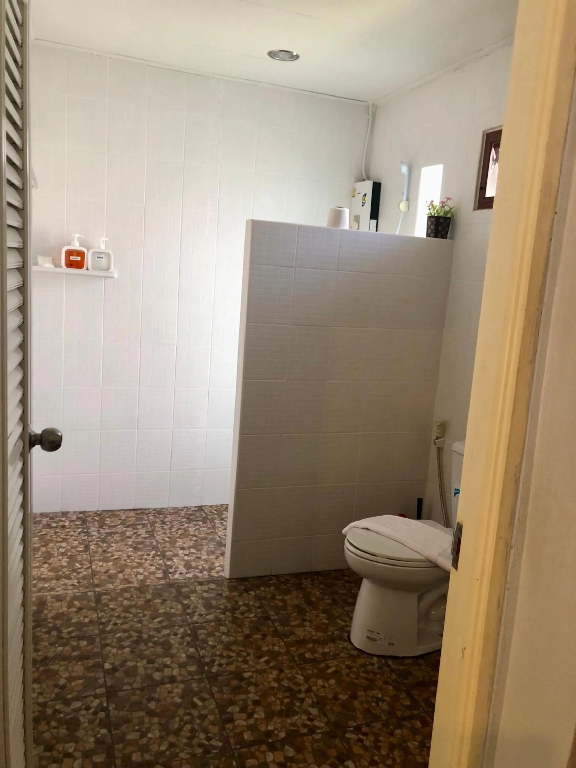 Bathroom in Lanta Wanida Resort