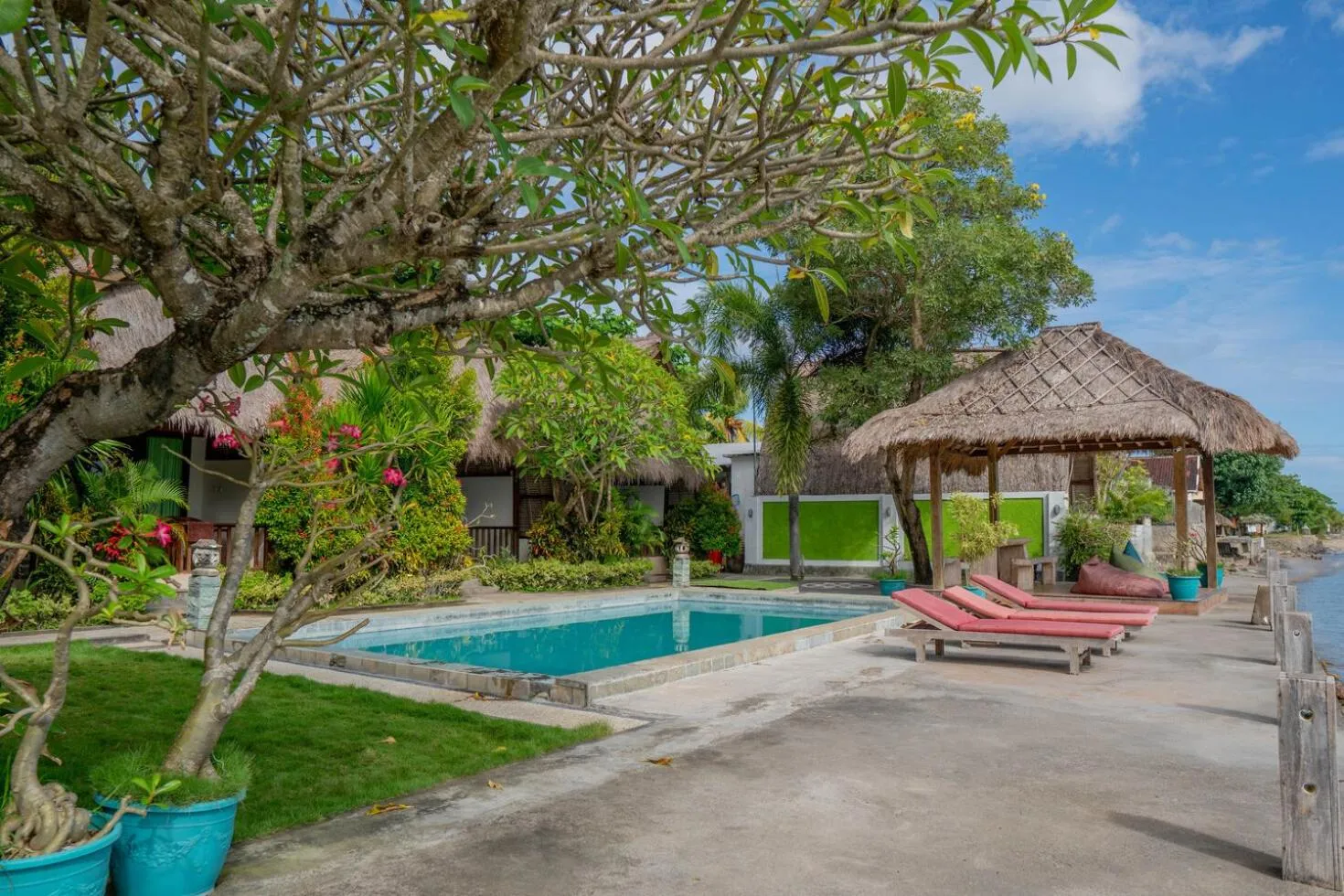 Pool view in Krisna Bungalows and Restaurant
