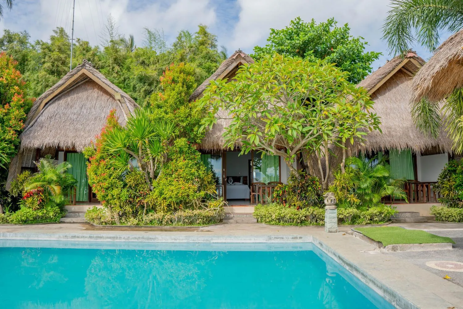 Property building in Krisna Bungalows and Restaurant