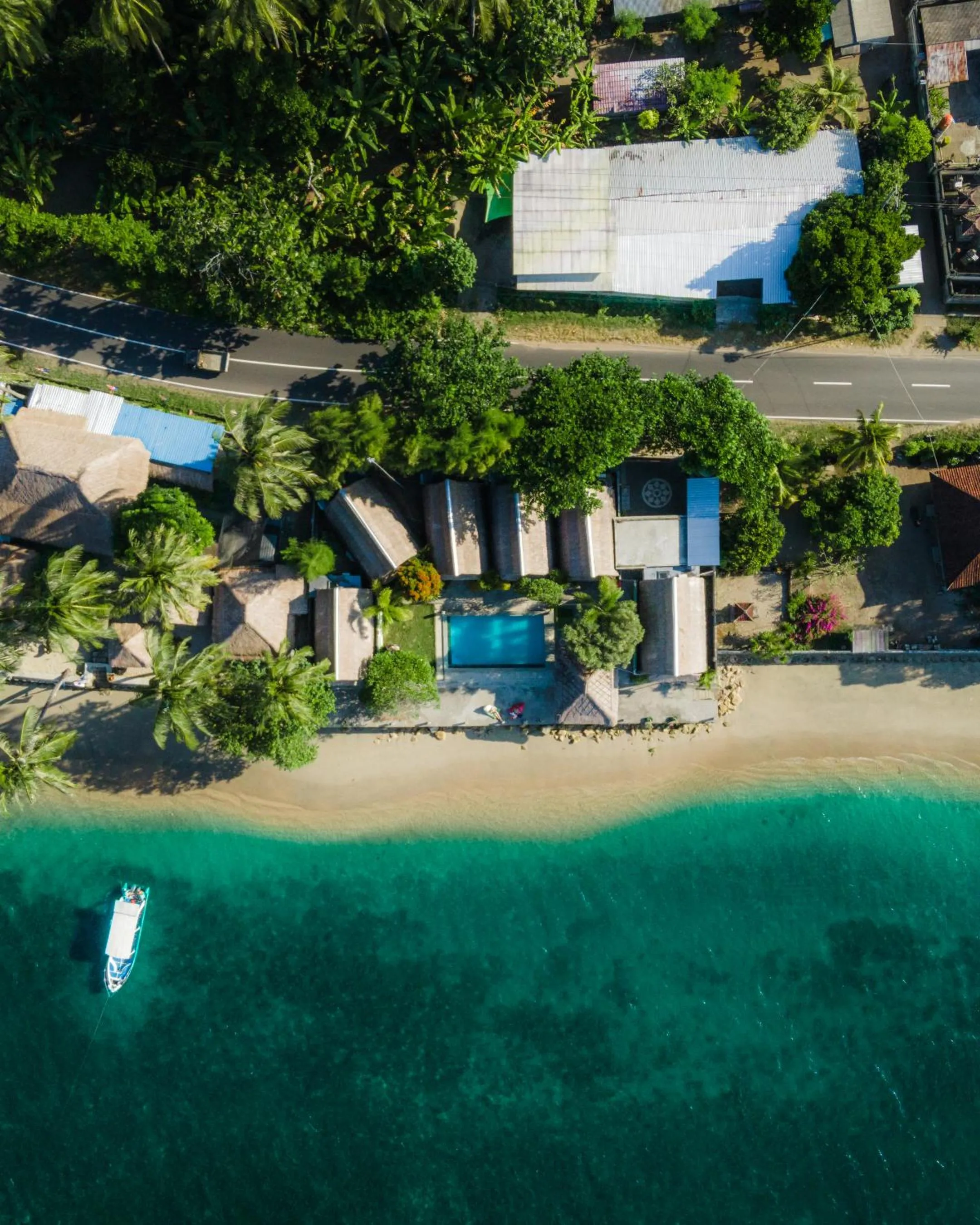 Property building in Krisna Bungalows and Restaurant