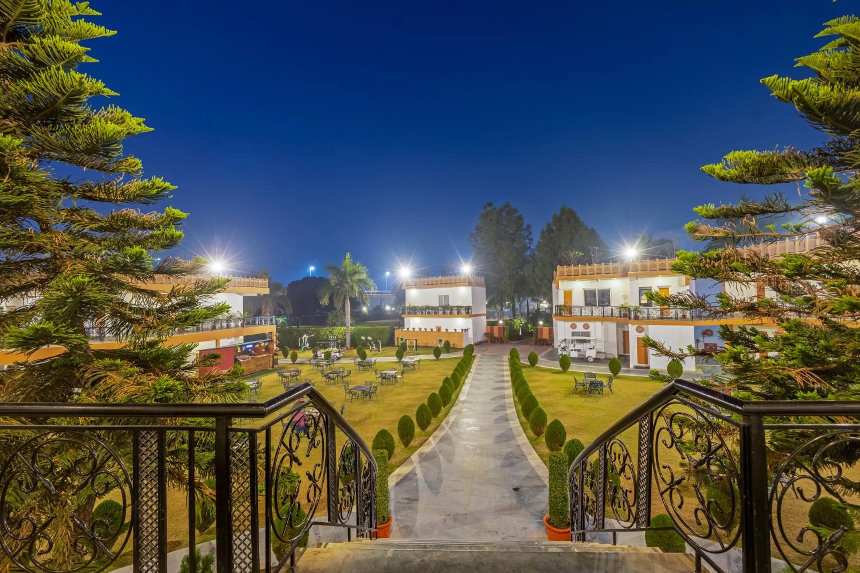 Property building in Aapno Ghar Resort & Amusement Park