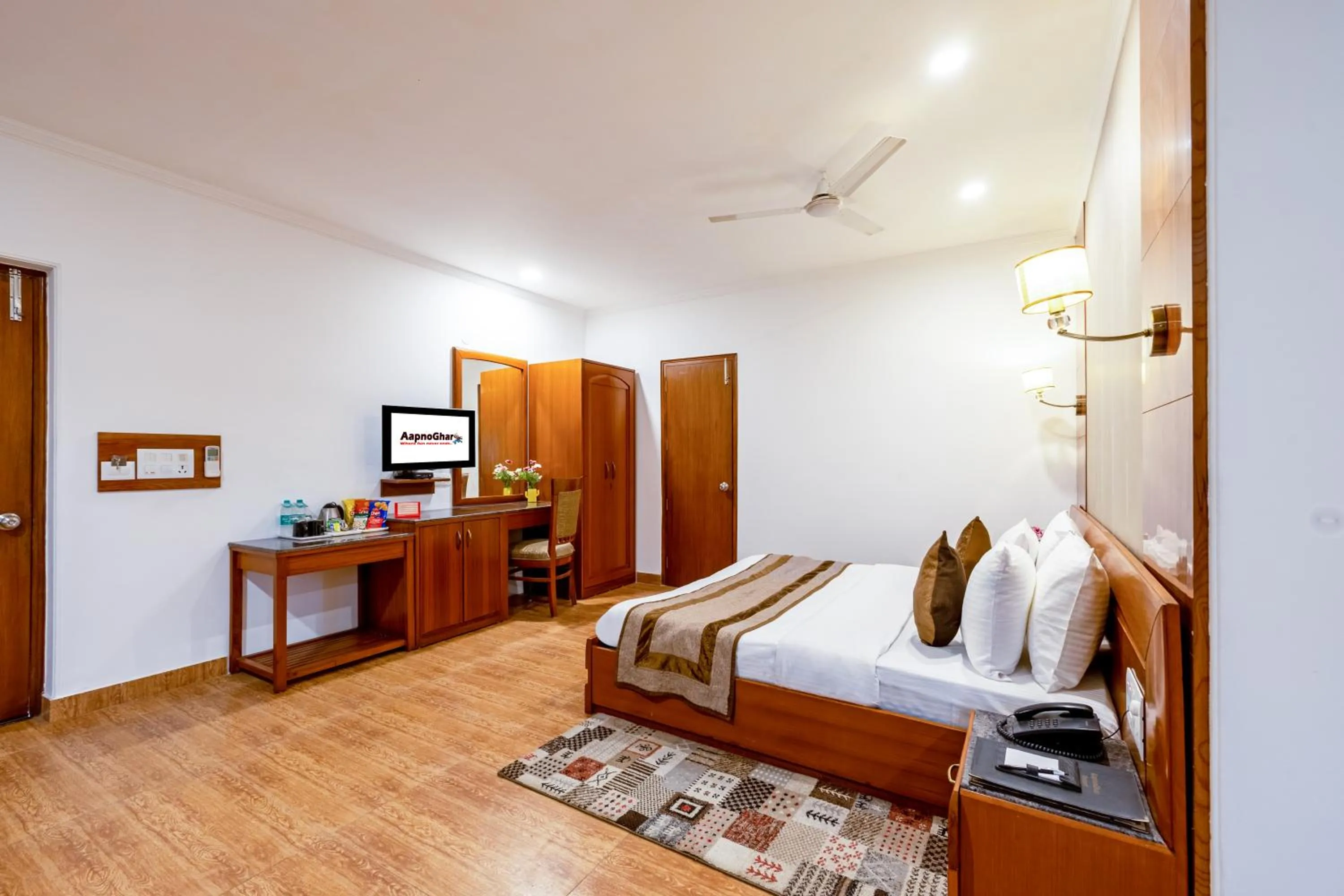 TV and multimedia in Aapno Ghar Resort & Amusement Park