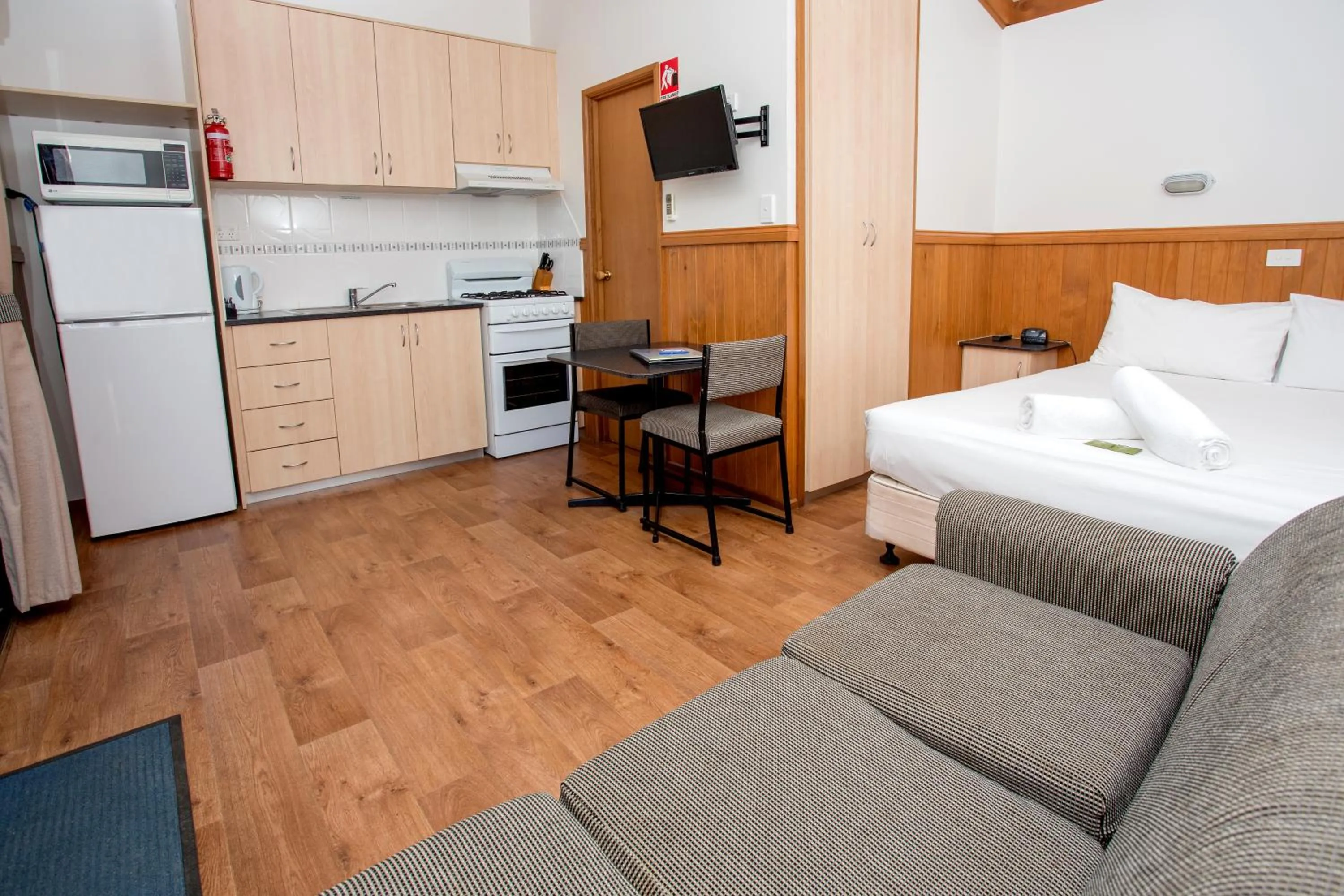 Bed in BIG4 Shepparton Park Lane Holiday Park