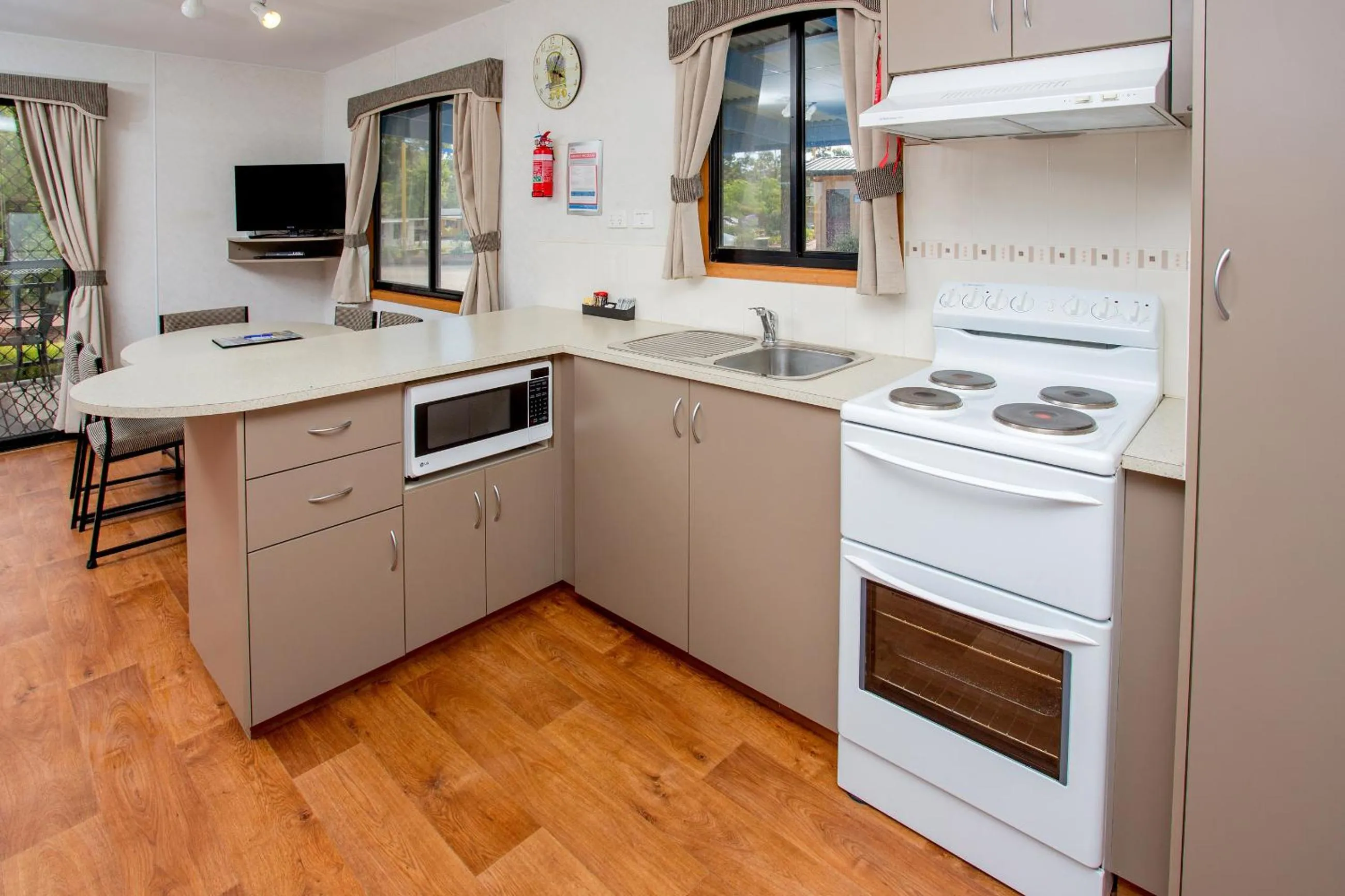 Kitchen or kitchenette in BIG4 Shepparton Park Lane Holiday Park