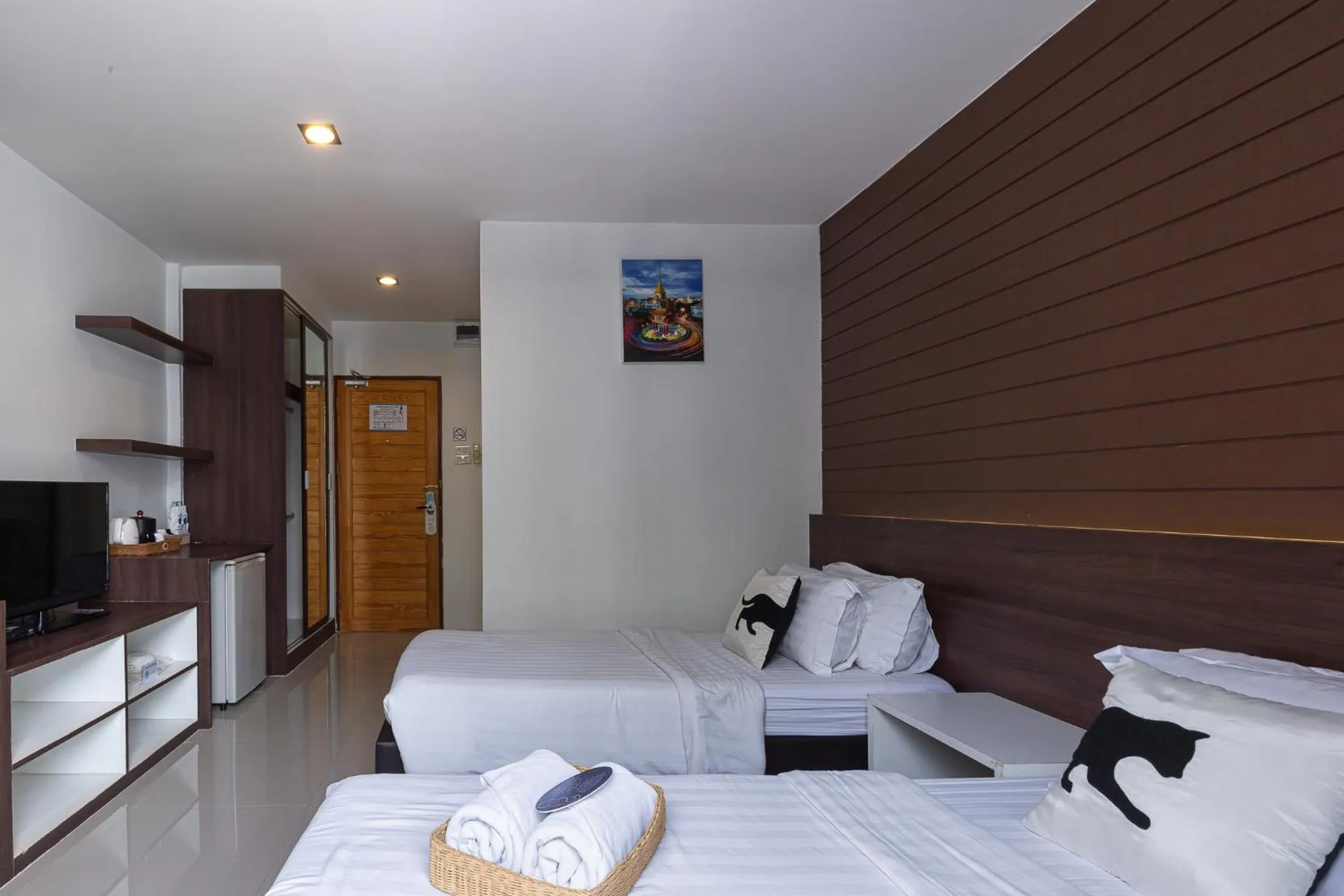 Bed in Bed By City Hotel