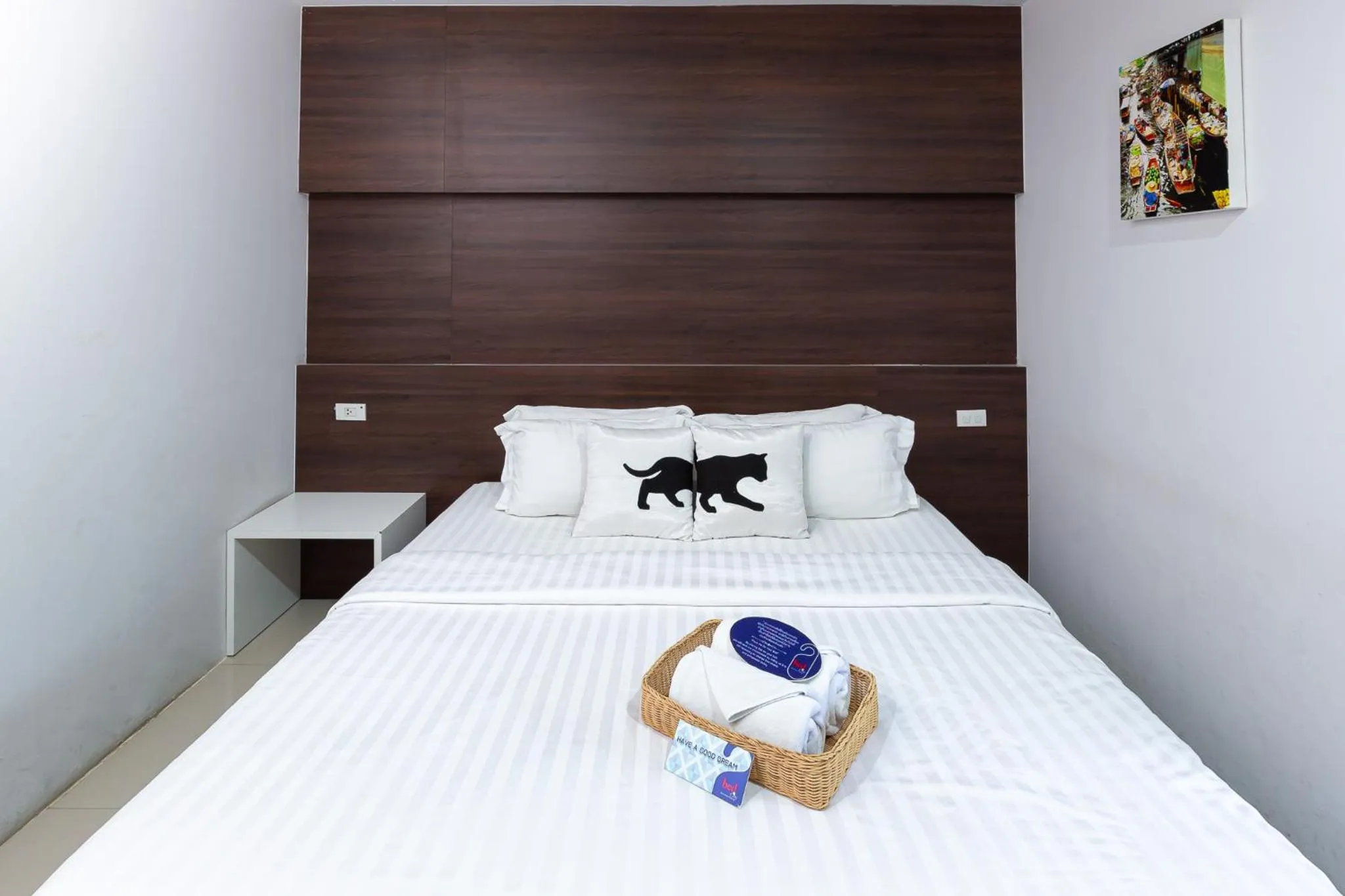 Bed in Bed By City Hotel