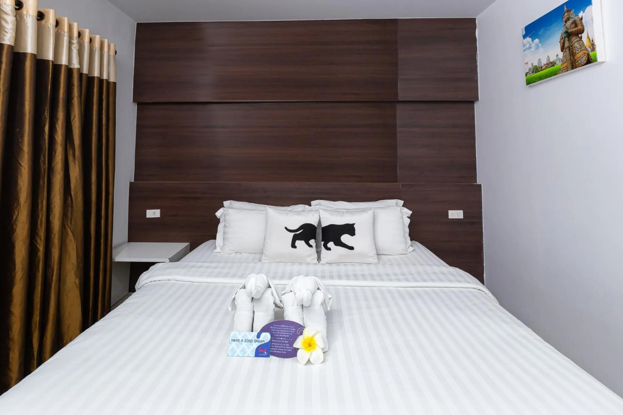 Bed in Bed By City Hotel