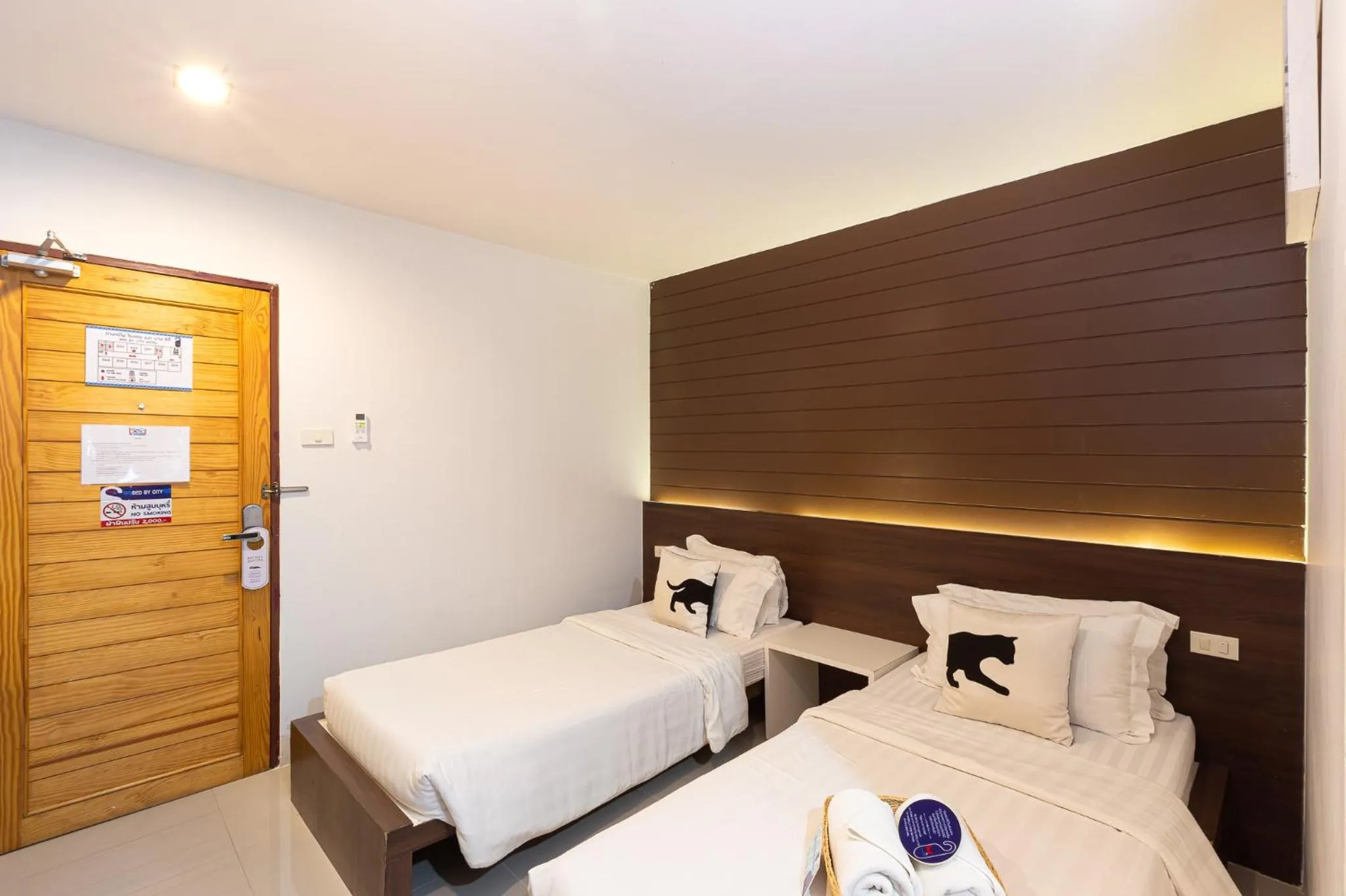 Bed in Bed By City Hotel