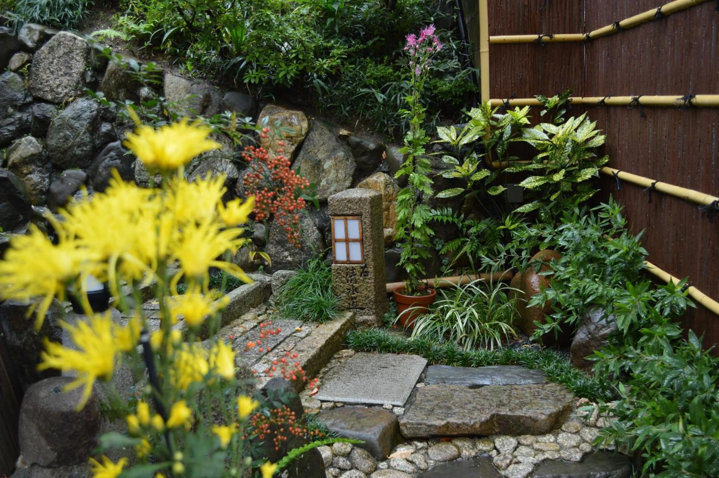 Decorative detail in Yadoya Manjiro