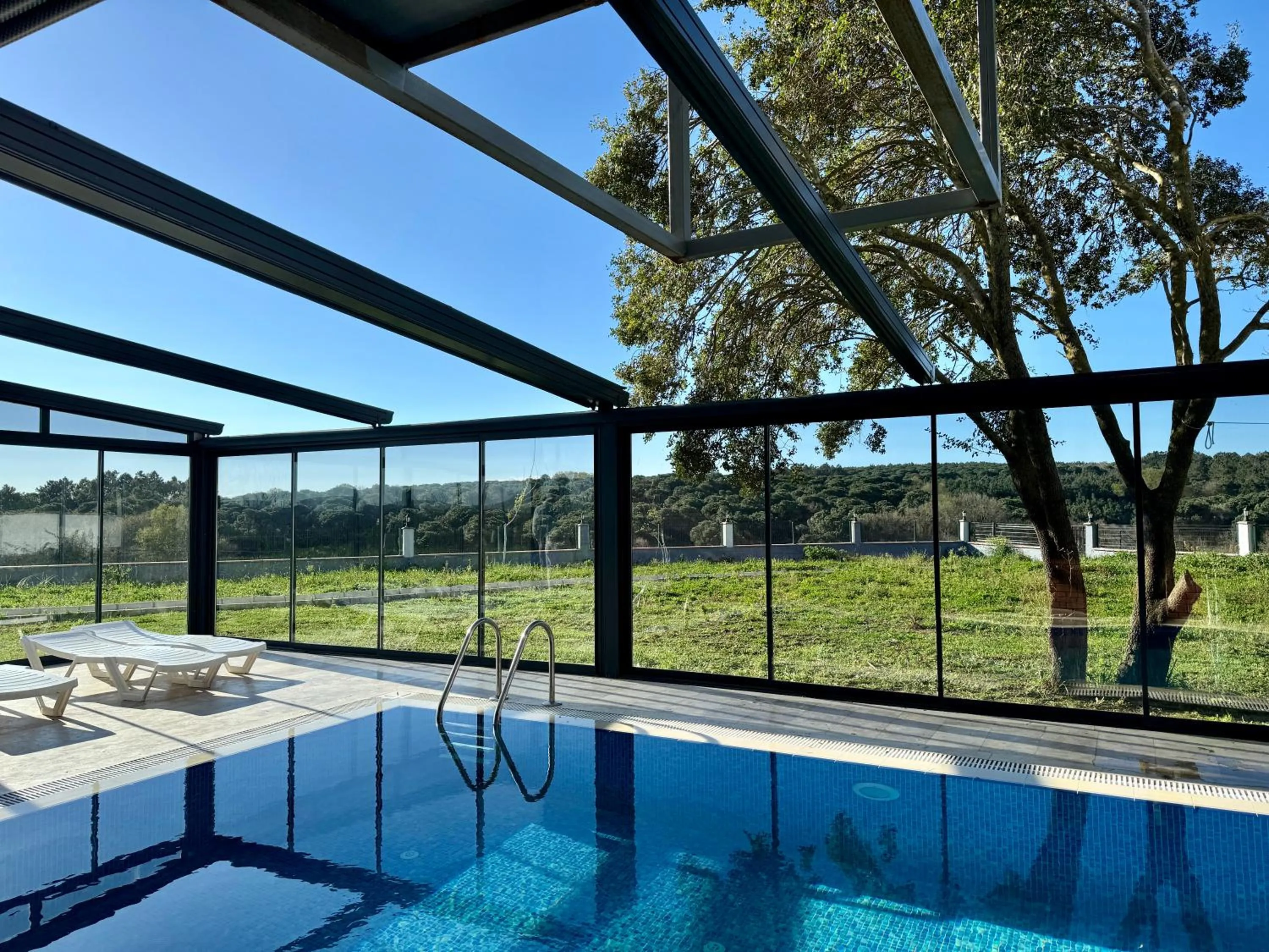 Swimming pool in Green Roof Boutique Hotel & SPA Istanbul Airport