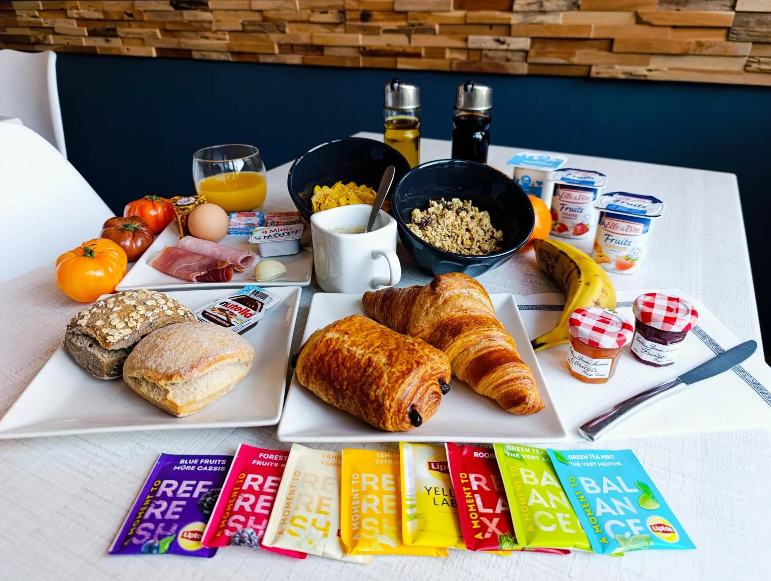 Food and drinks in Hotel Le Majestic Canet plage