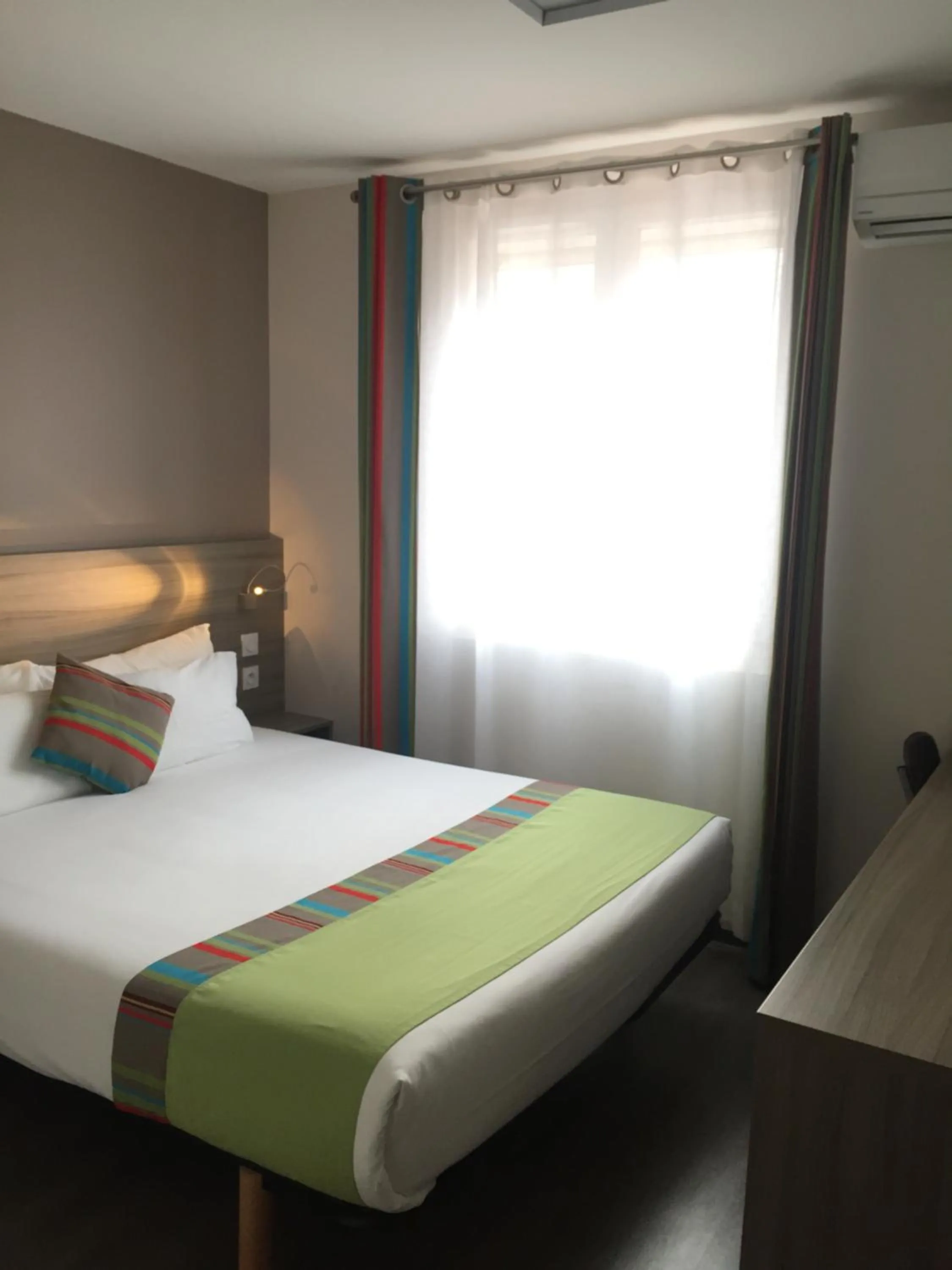 Bed in Hotel Le Majestic Canet plage