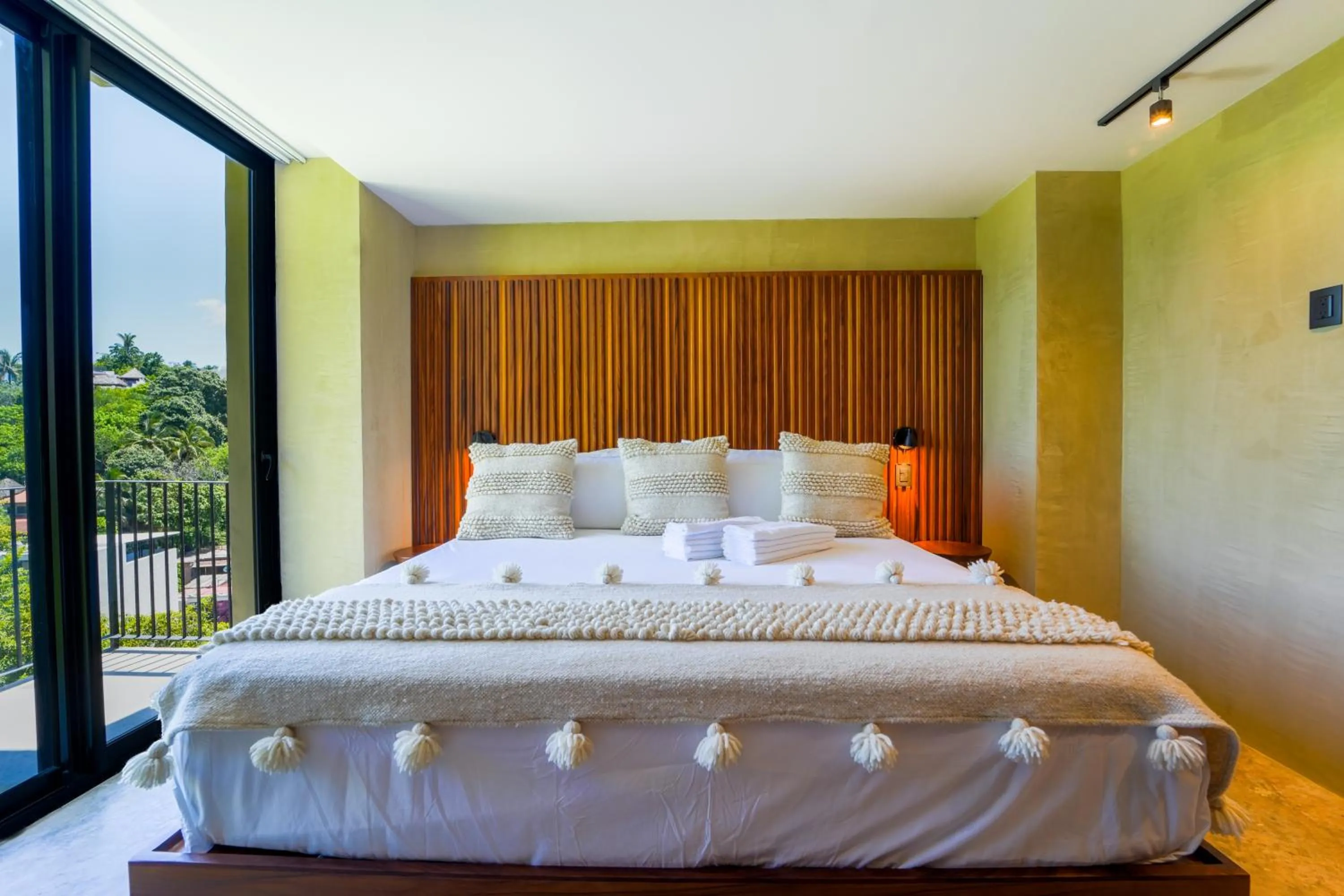 Bed in Maramara Centro