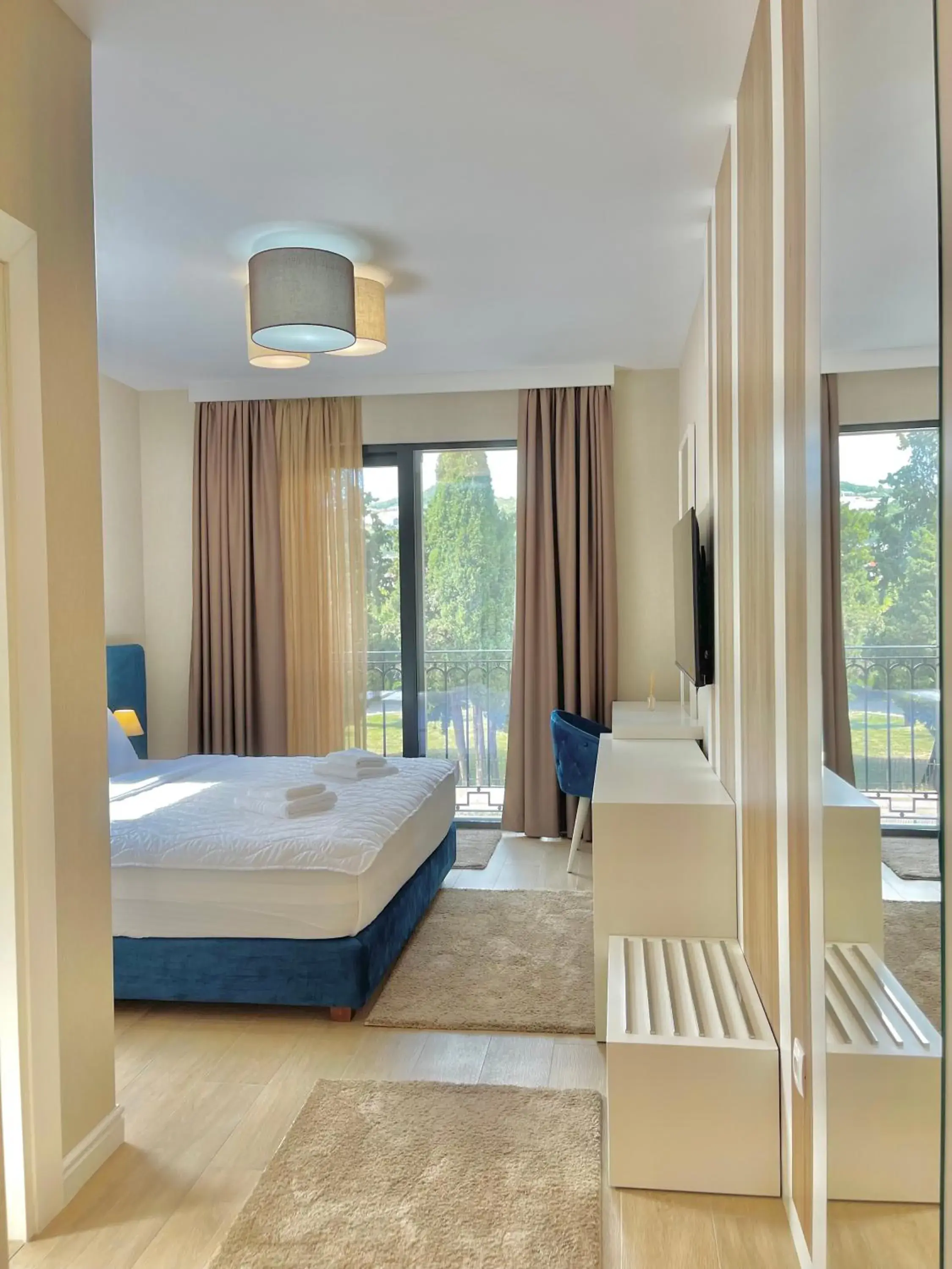 King Room with Mountain View in Comfort Apartments Pasha King Room with Mountain View in Comfort Apartments Pasha