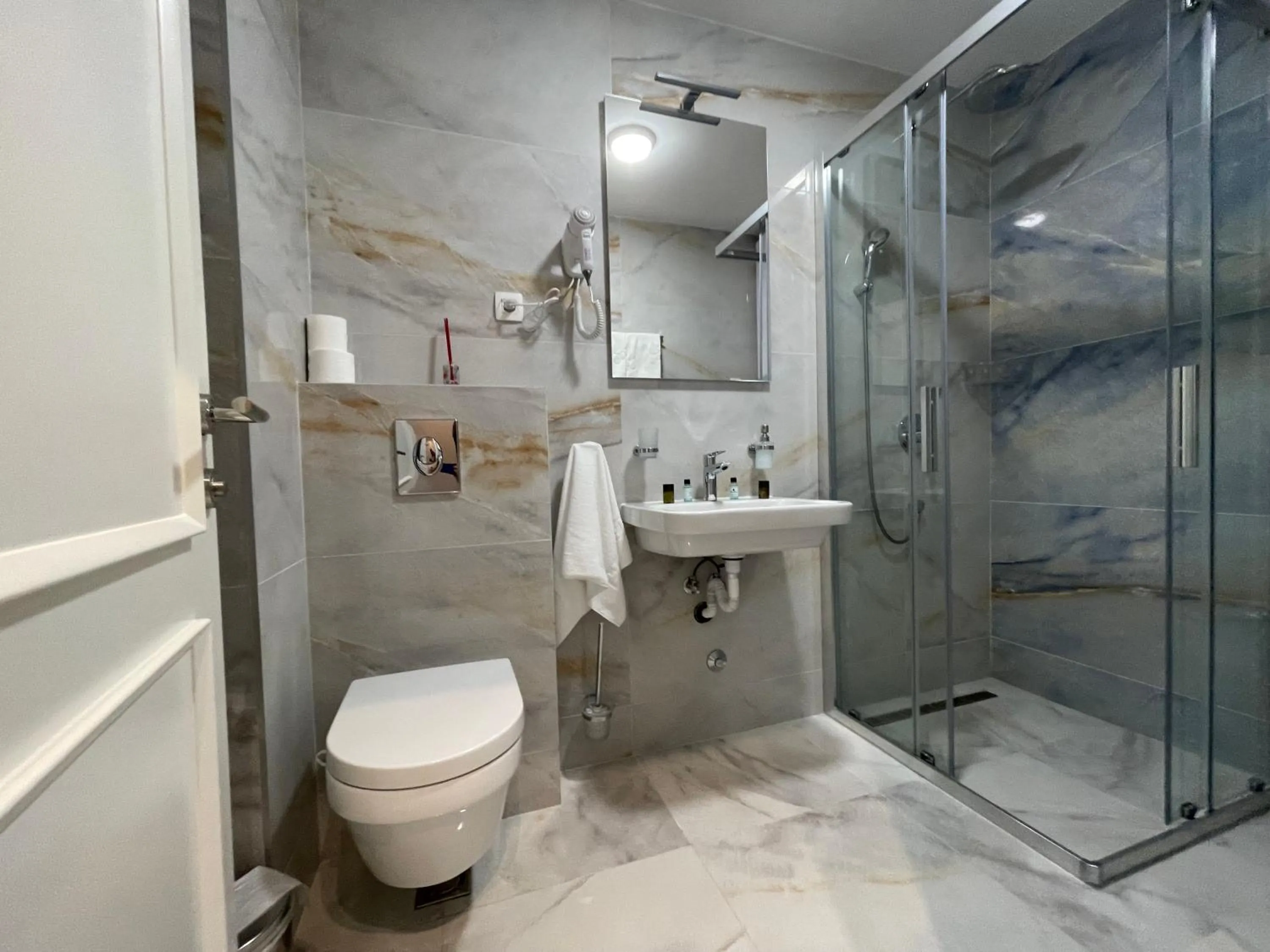 Bathroom in Comfort Apartments Pasha