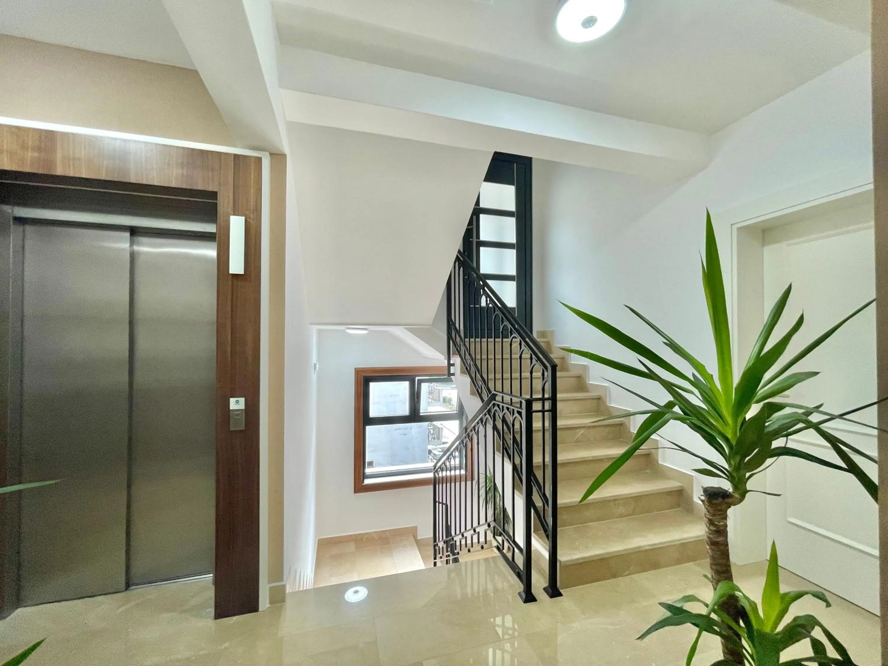 elevator in Comfort Apartments Pasha