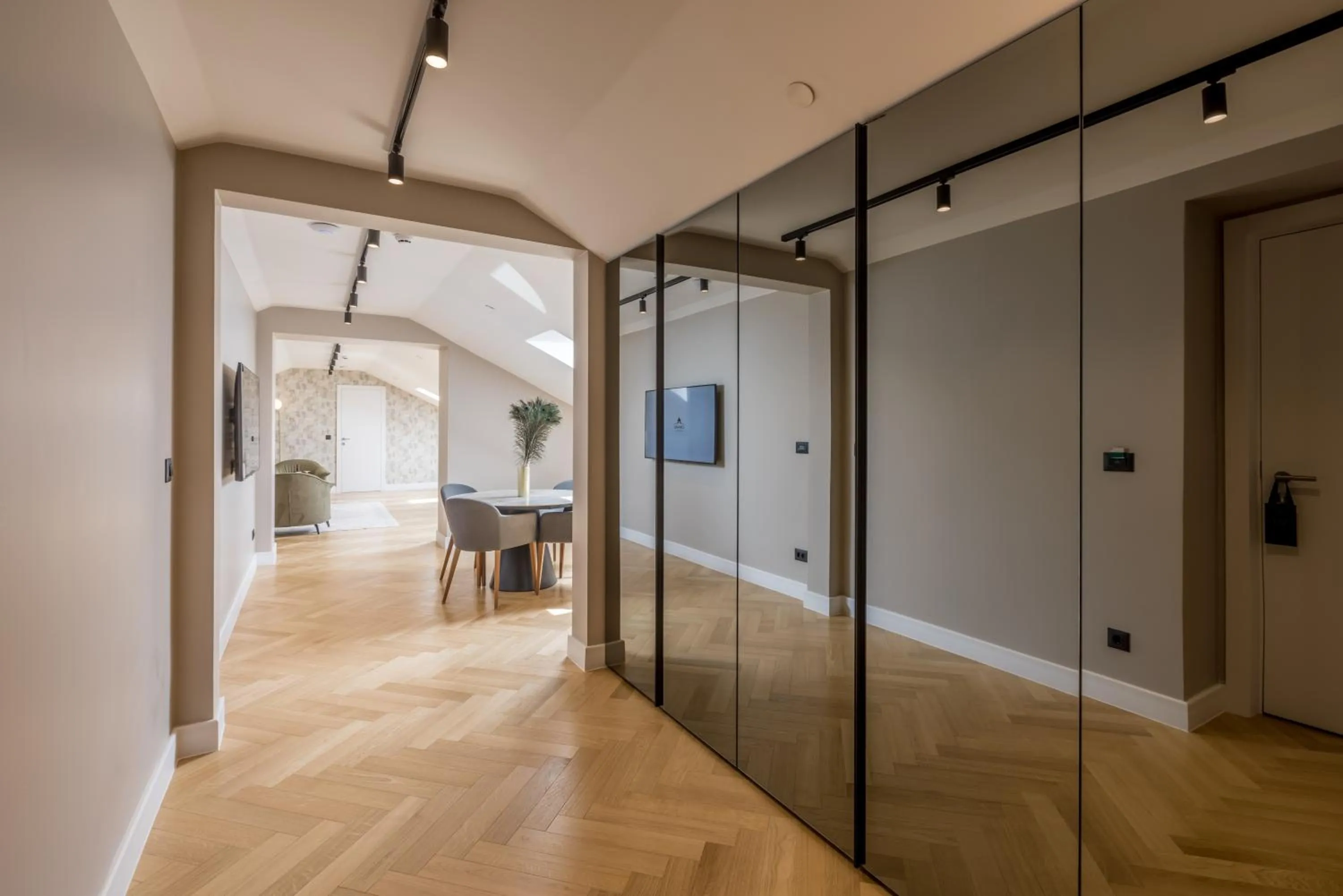 wardrobe in Cornaro Hotel