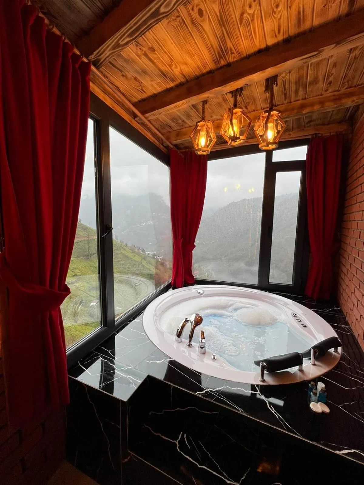 Hot Tub in Peruma otel