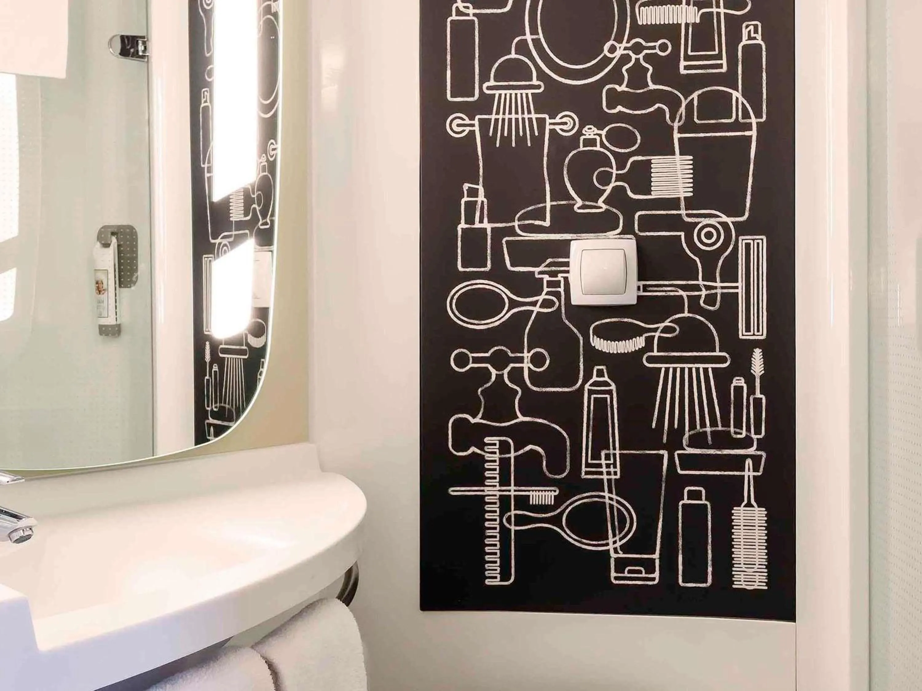 Bedroom in ibis Amsterdam City West