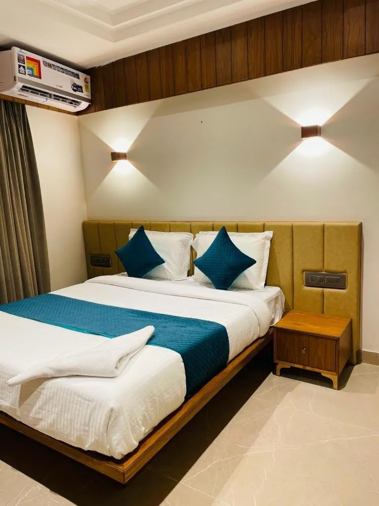 Photo of the whole room, Bed in Hotel Emora Tree