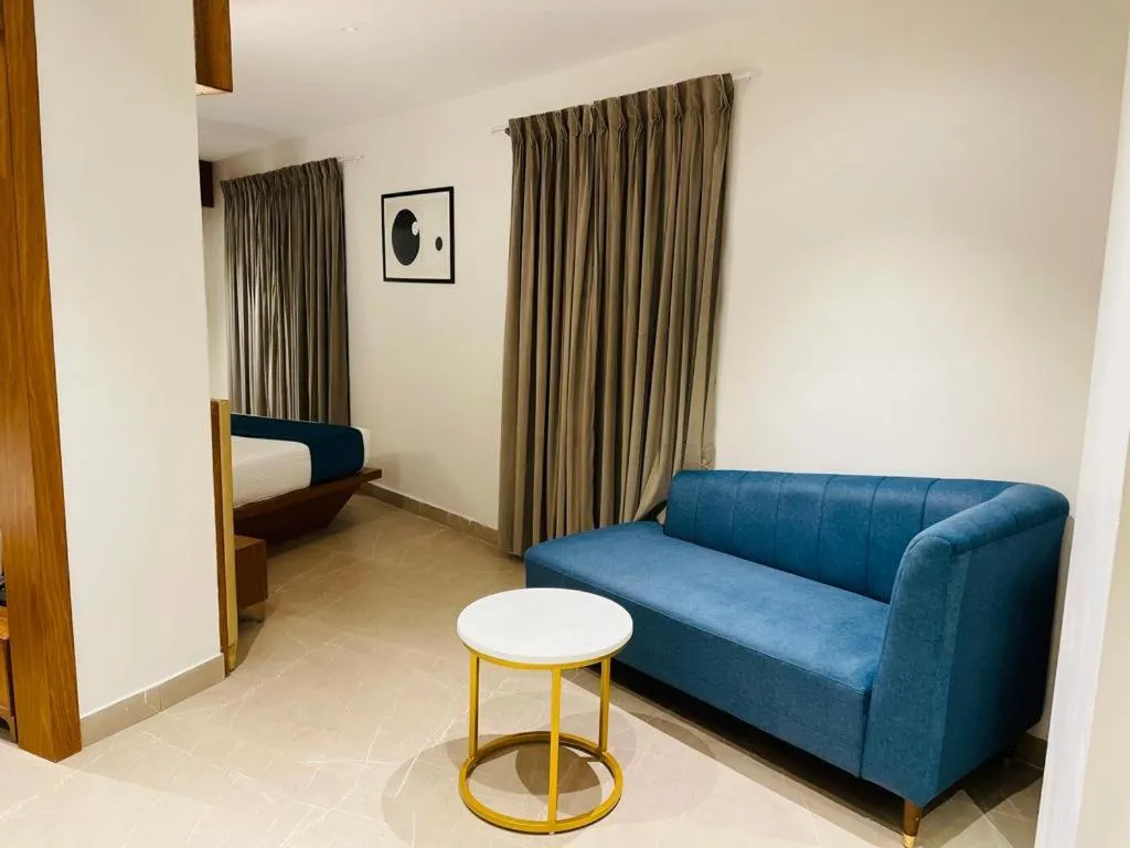 Seating area in Hotel Emora Tree