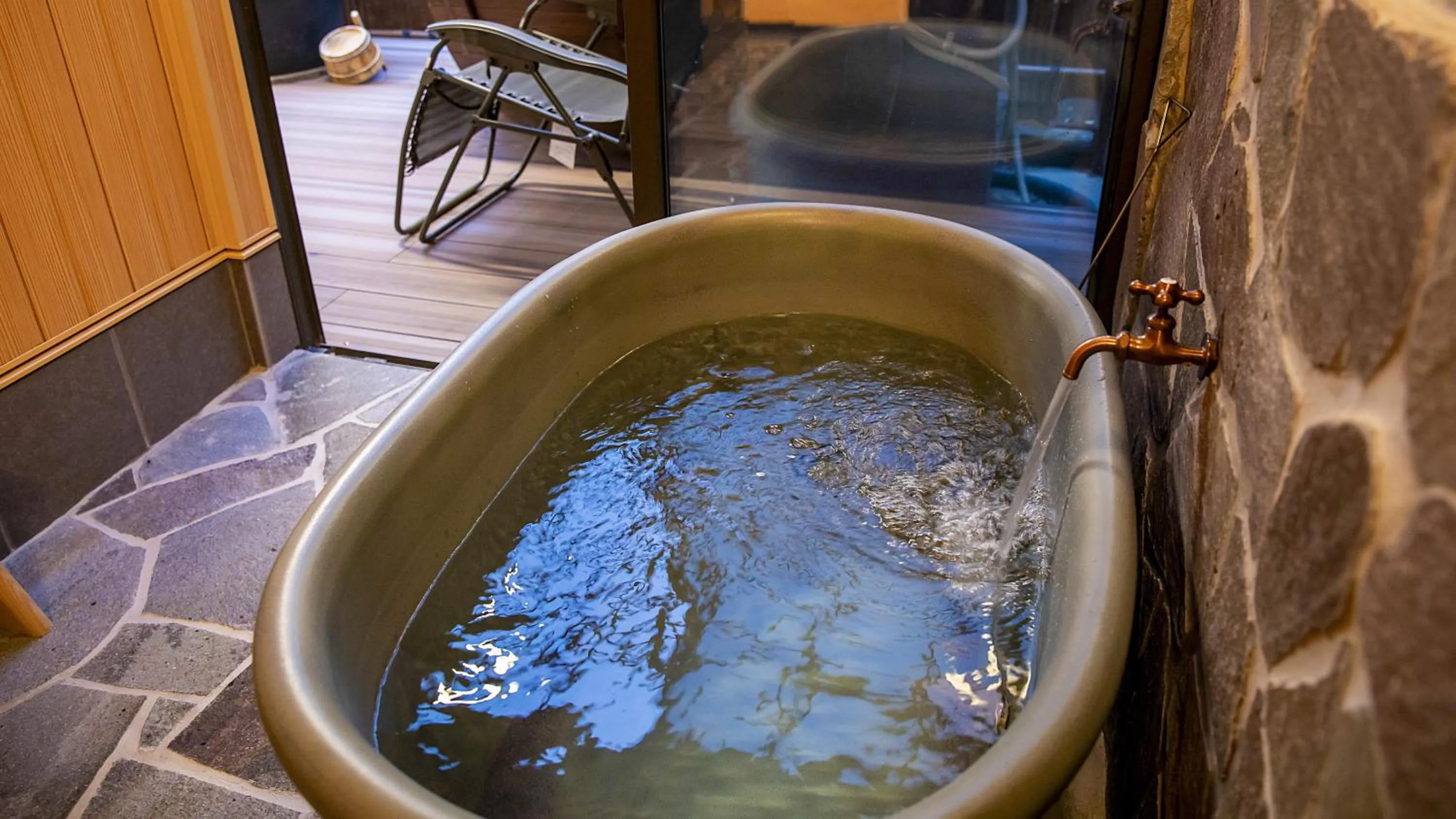 Hanare no yado Kamigakure