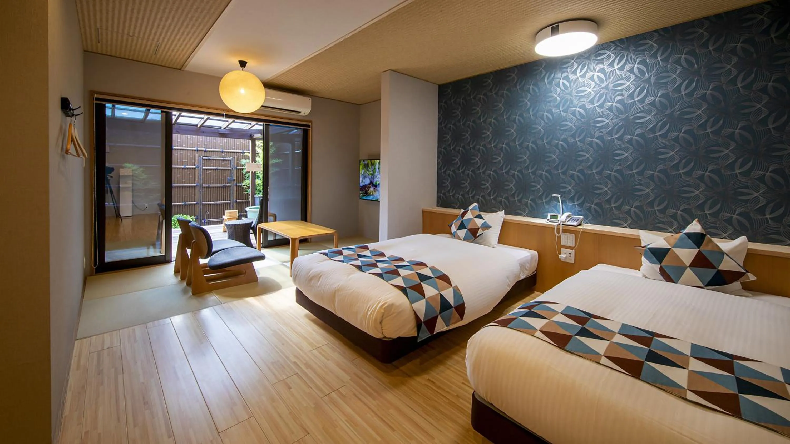 Bed in Hanare no yado Kamigakure