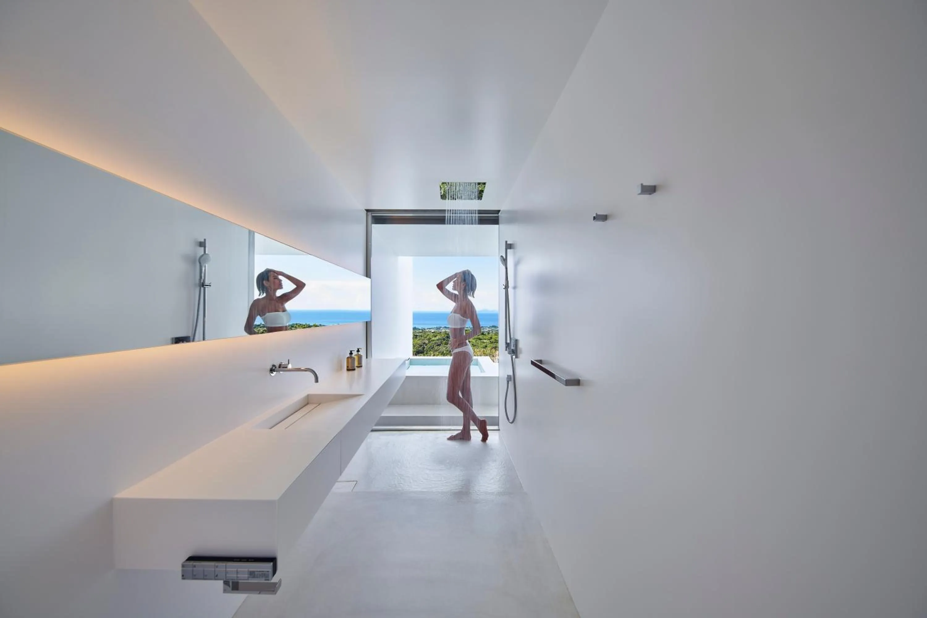 Shower in EMIL NAKIJIN